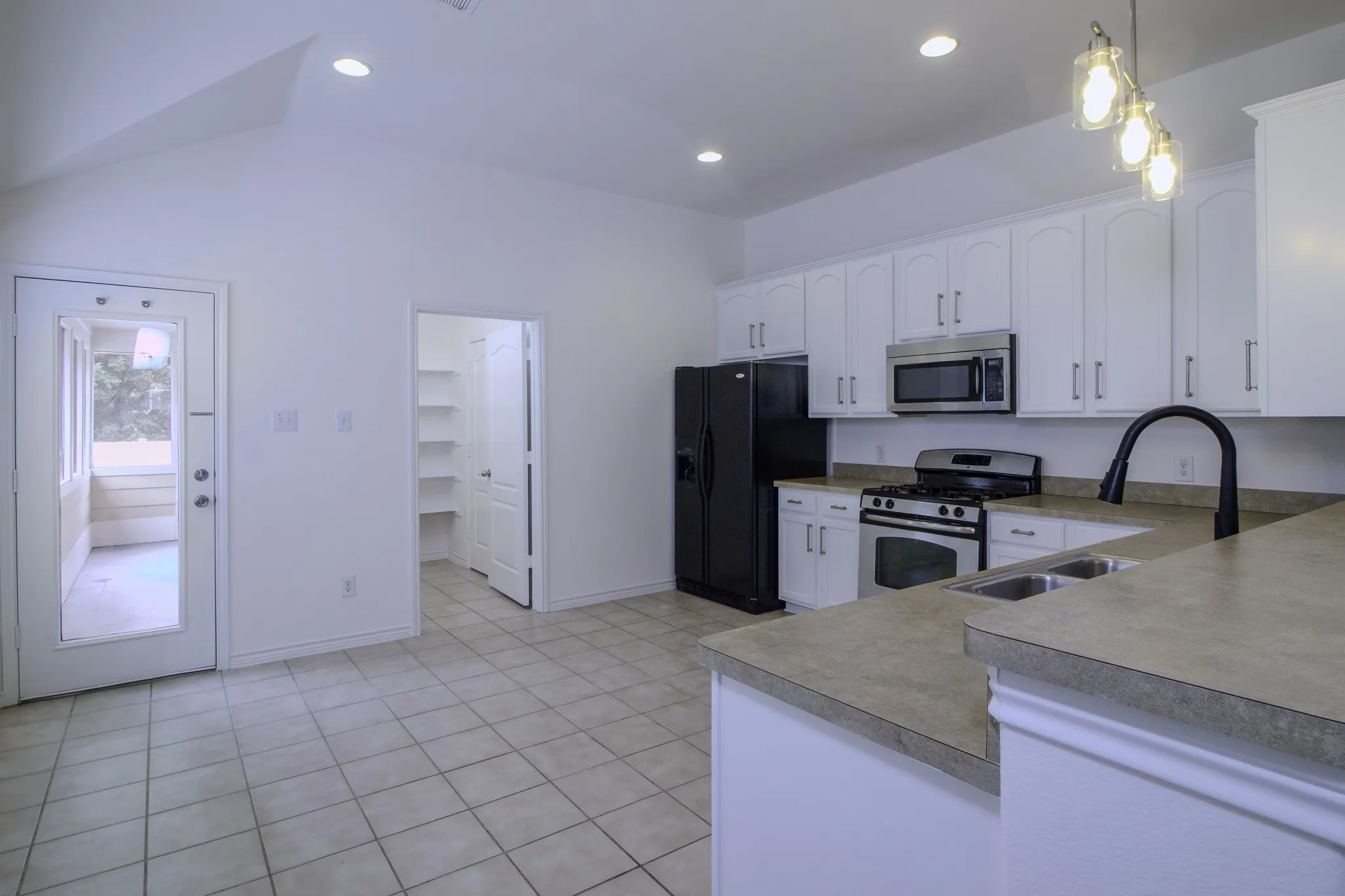Single Family Residence For Sale in Denton County , 1609 Jasmine Trail, Savannah, Texas 76227, 3 Bedroom, 2 Bathroom, 2 Garage spaces, 1,350 Sqft, built in 2005, mls#21333090, Real Estate Agent in Savannah, Homes For Sale in Denton county, Homes For Sale in Savannah, Realtor in Savannah Texas, Real Estate Brokerage Independent Realty Texas, Luminita Cordes Realtor
