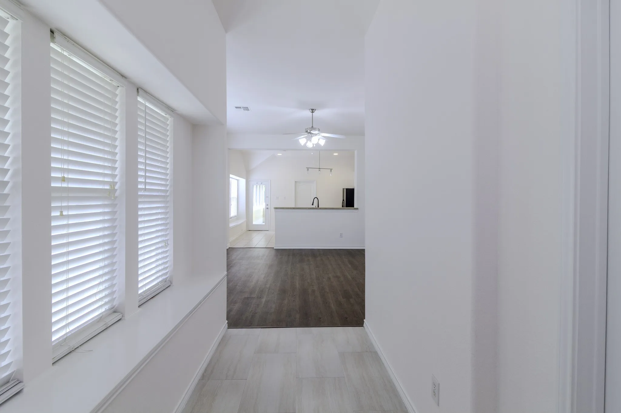 Single Family Residence For Sale in Denton County , 1609 Jasmine Trail, Savannah, Texas 76227, 3 Bedroom, 2 Bathroom, 2 Garage spaces, 1,350 Sqft, built in 2005, mls#21333090, Real Estate Agent in Savannah, Homes For Sale in Denton county, Homes For Sale in Savannah, Realtor in Savannah Texas, Real Estate Brokerage Independent Realty Texas, Luminita Cordes Realtor