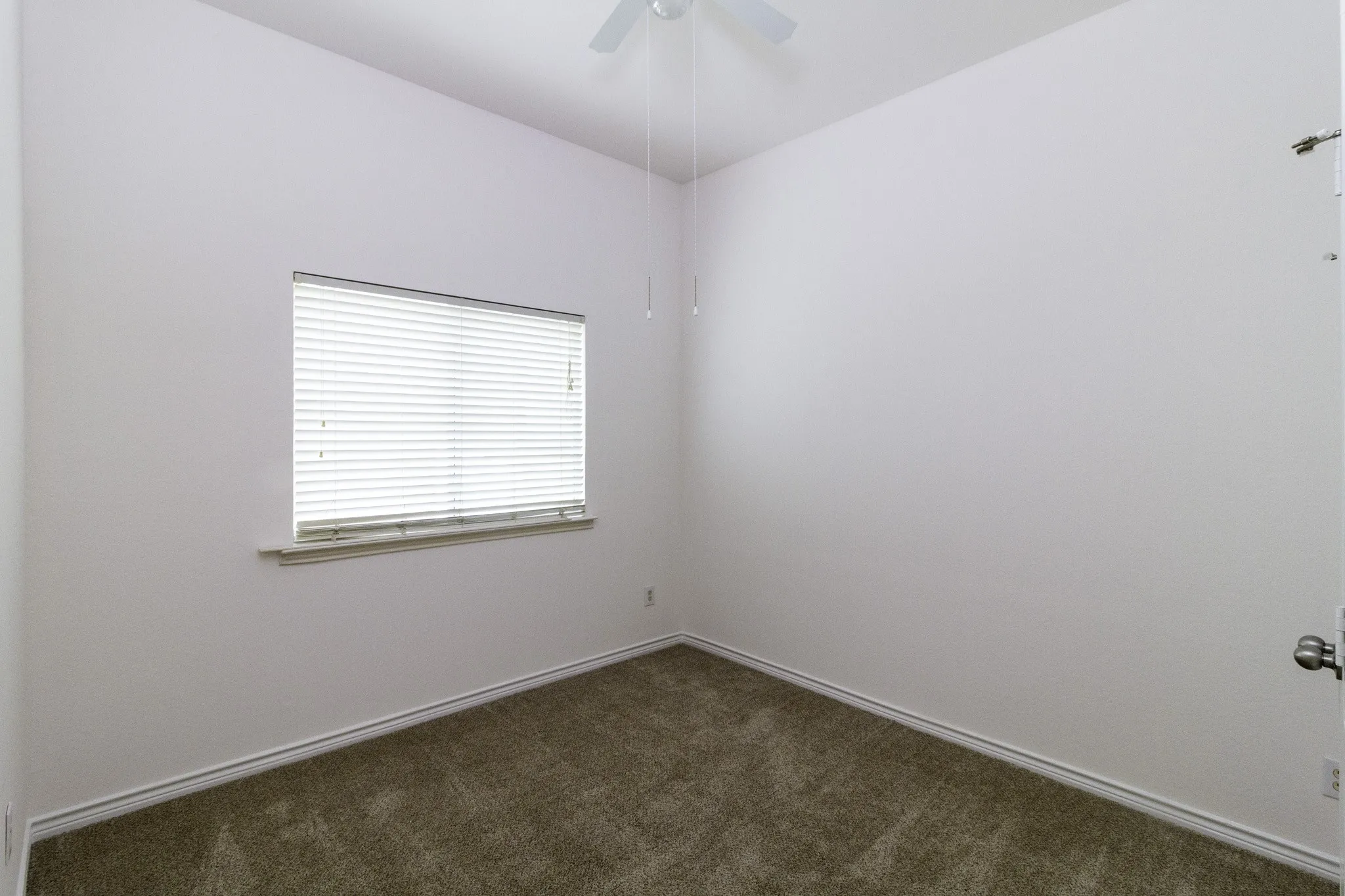 Single Family Residence For Sale in Denton County , 1609 Jasmine Trail, Savannah, Texas 76227, 3 Bedroom, 2 Bathroom, 2 Garage spaces, 1,350 Sqft, built in 2005, mls#21333090, Real Estate Agent in Savannah, Homes For Sale in Denton county, Homes For Sale in Savannah, Realtor in Savannah Texas, Real Estate Brokerage Independent Realty Texas, Luminita Cordes Realtor