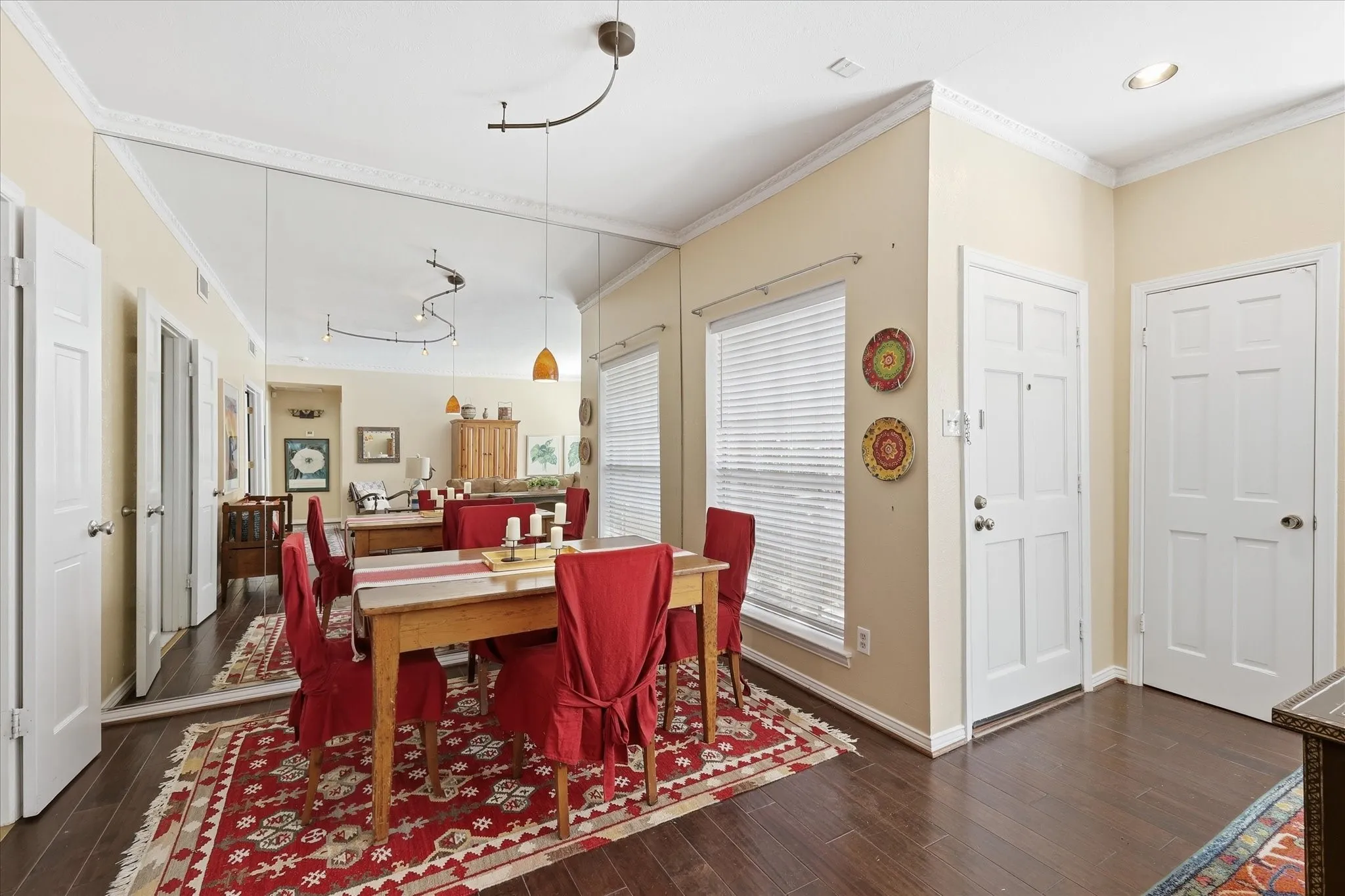 Condominium For Sale in Tarrant County , 4415 S Bellaire Drive S 202S, Fort Worth, Texas 76109, 2 Bedroom, 2 Bathroom, Garage spaces, 1,179 Sqft, built in 1972, mls#21327635, Real Estate Agent in Fort Worth, Homes For Sale in Tarrant county, Homes For Sale in Fort Worth, Realtor in Fort Worth Texas, Real Estate Brokerage Independent Realty Texas, Luminita Cordes Realtor