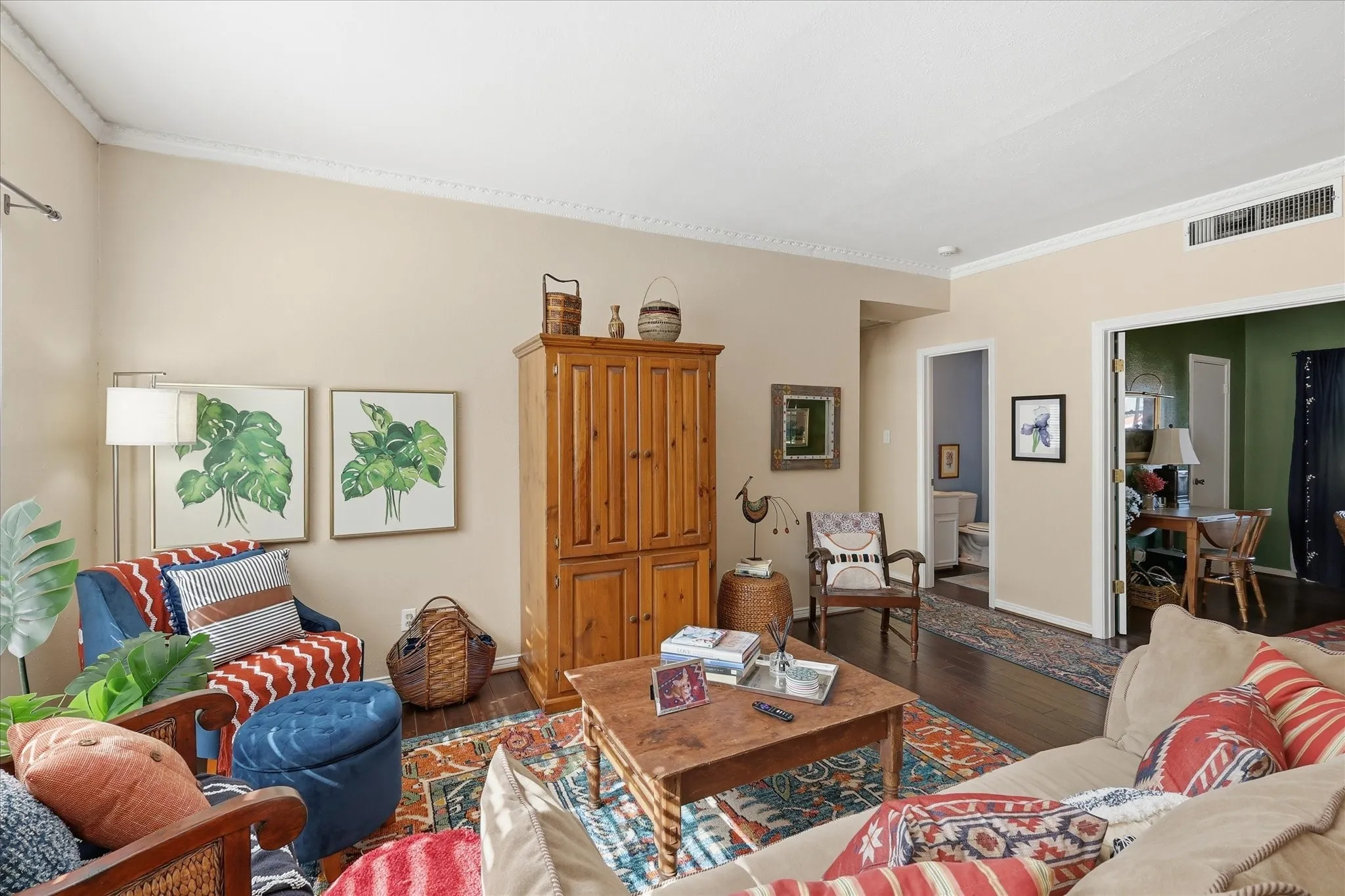 Condominium For Sale in Tarrant County , 4415 S Bellaire Drive S 202S, Fort Worth, Texas 76109, 2 Bedroom, 2 Bathroom, Garage spaces, 1,179 Sqft, built in 1972, mls#21327635, Real Estate Agent in Fort Worth, Homes For Sale in Tarrant county, Homes For Sale in Fort Worth, Realtor in Fort Worth Texas, Real Estate Brokerage Independent Realty Texas, Luminita Cordes Realtor