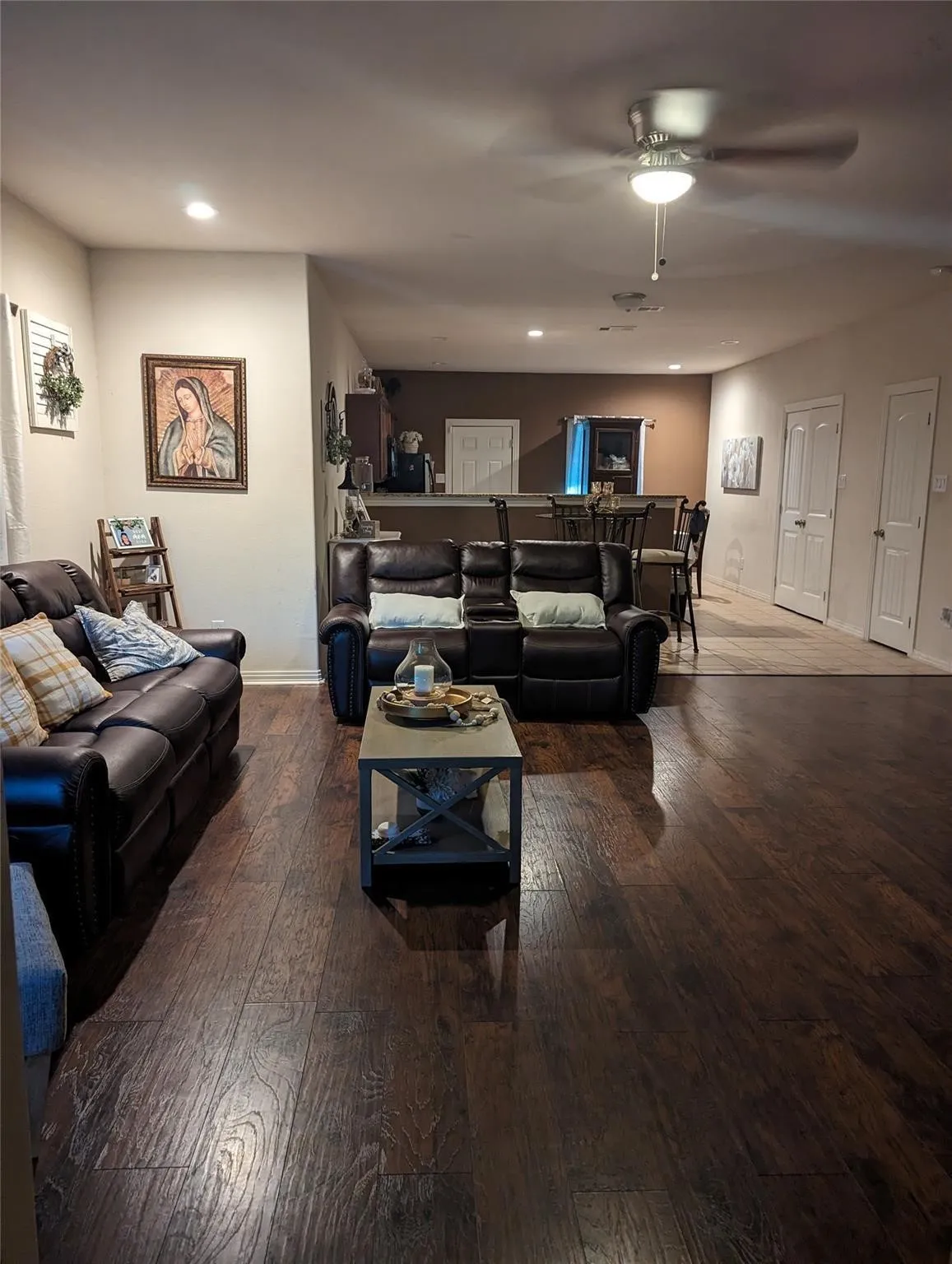 Single Family Residence For Sale in Dallas County , 2715 Britton Avenue, Dallas, Texas 75216, 4 Bedrooms, 2 Bathrooms, Garage spaces, 1,650 Sqft, built in 1997, Price $329,900, mls#21333214, Real Estate Agent in Dallas, Homes For Sale in Dallas county, Homes For Sale in Dallas, Realtor in Dallas Texas, Real Estate Brokerage Independent Realty Texas, Luminita Cordes Realtor
