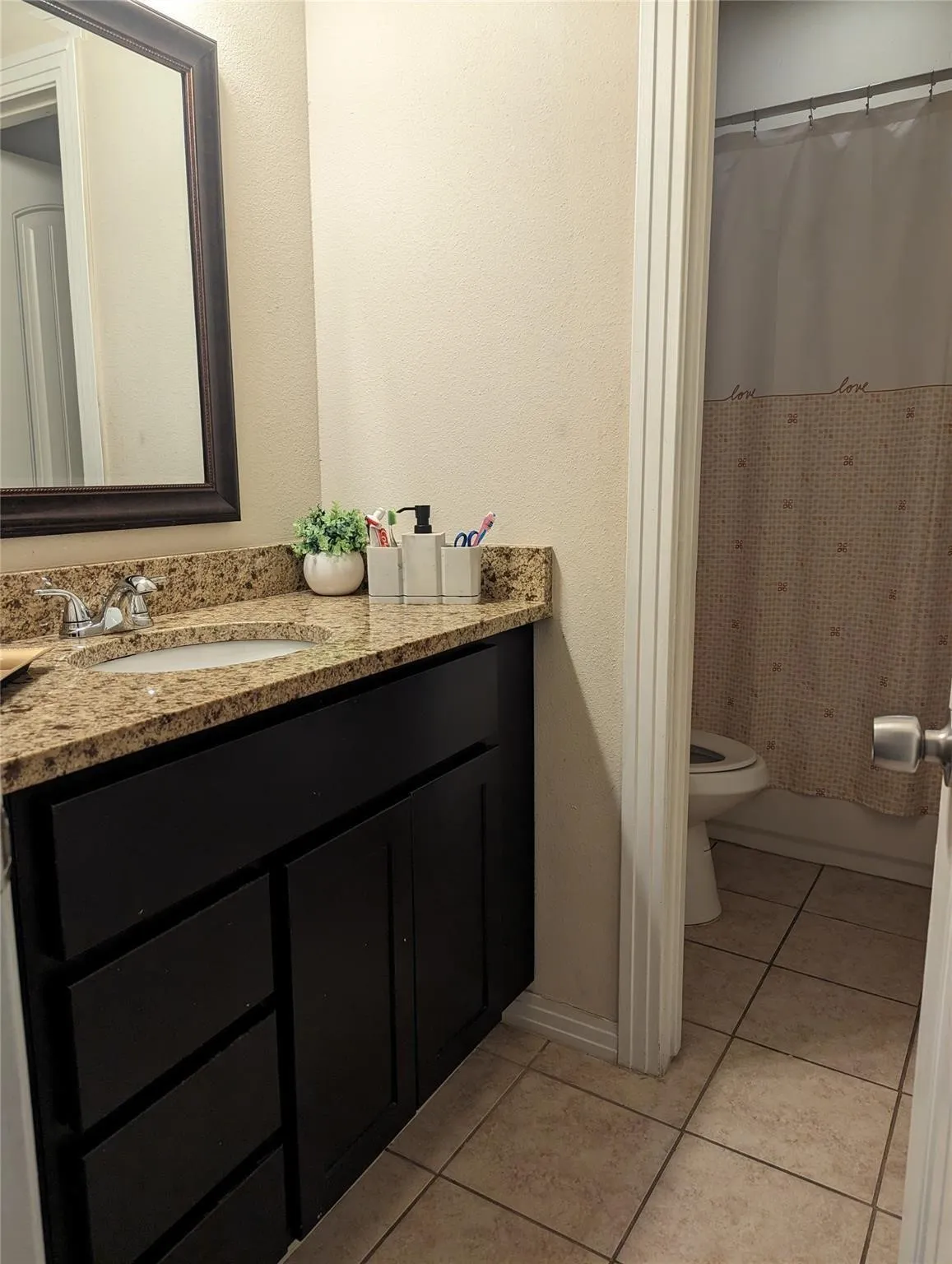 Single Family Residence For Sale in Dallas County , 2715 Britton Avenue, Dallas, Texas 75216, 4 Bedrooms, 2 Bathrooms, Garage spaces, 1,650 Sqft, built in 1997, Price $329,900, mls#21333214, Real Estate Agent in Dallas, Homes For Sale in Dallas county, Homes For Sale in Dallas, Realtor in Dallas Texas, Real Estate Brokerage Independent Realty Texas, Luminita Cordes Realtor