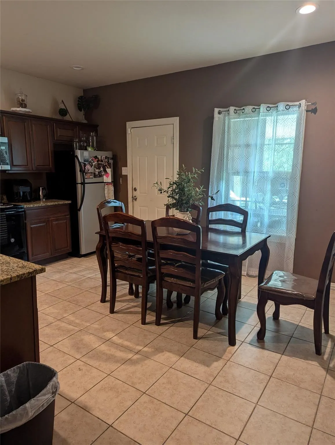 Single Family Residence For Sale in Dallas County , 2715 Britton Avenue, Dallas, Texas 75216, 4 Bedrooms, 2 Bathrooms, Garage spaces, 1,650 Sqft, built in 1997, Price $329,900, mls#21333214, Real Estate Agent in Dallas, Homes For Sale in Dallas county, Homes For Sale in Dallas, Realtor in Dallas Texas, Real Estate Brokerage Independent Realty Texas, Luminita Cordes Realtor