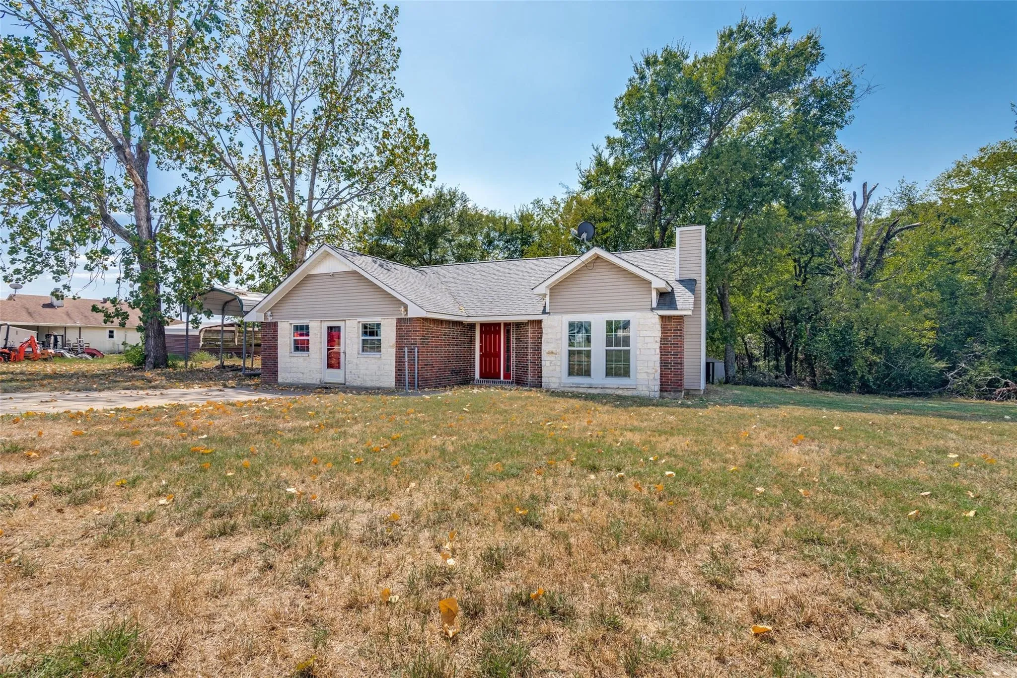Single Family Residence For Sale in Rains County , 320 Egret Circle, East Tawakoni, Texas 75472, 3 Bedrooms, 3 Bathrooms, Garage spaces, 1,663 Sqft, built in 1988, Price $239,900, mls#21333230, Real Estate Agent in East Tawakoni, Homes For Sale in Rains county, Homes For Sale in East Tawakoni, Realtor in East Tawakoni Texas, Real Estate Brokerage Independent Realty Texas, Luminita Cordes Realtor