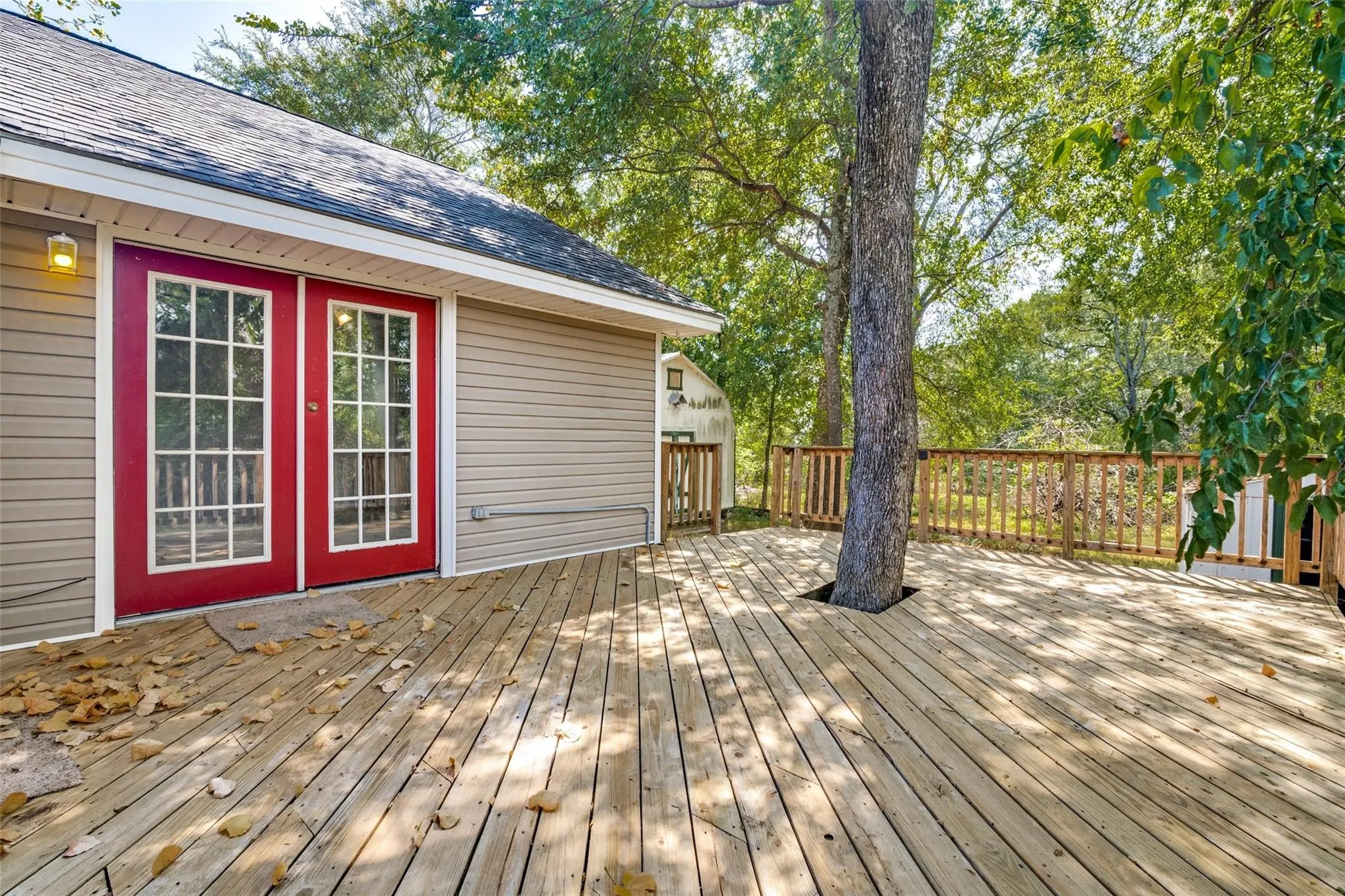 Single Family Residence For Sale in Rains County , 320 Egret Circle, East Tawakoni, Texas 75472, 3 Bedrooms, 3 Bathrooms, Garage spaces, 1,663 Sqft, built in 1988, Price $239,900, mls#21333230, Real Estate Agent in East Tawakoni, Homes For Sale in Rains county, Homes For Sale in East Tawakoni, Realtor in East Tawakoni Texas, Real Estate Brokerage Independent Realty Texas, Luminita Cordes Realtor