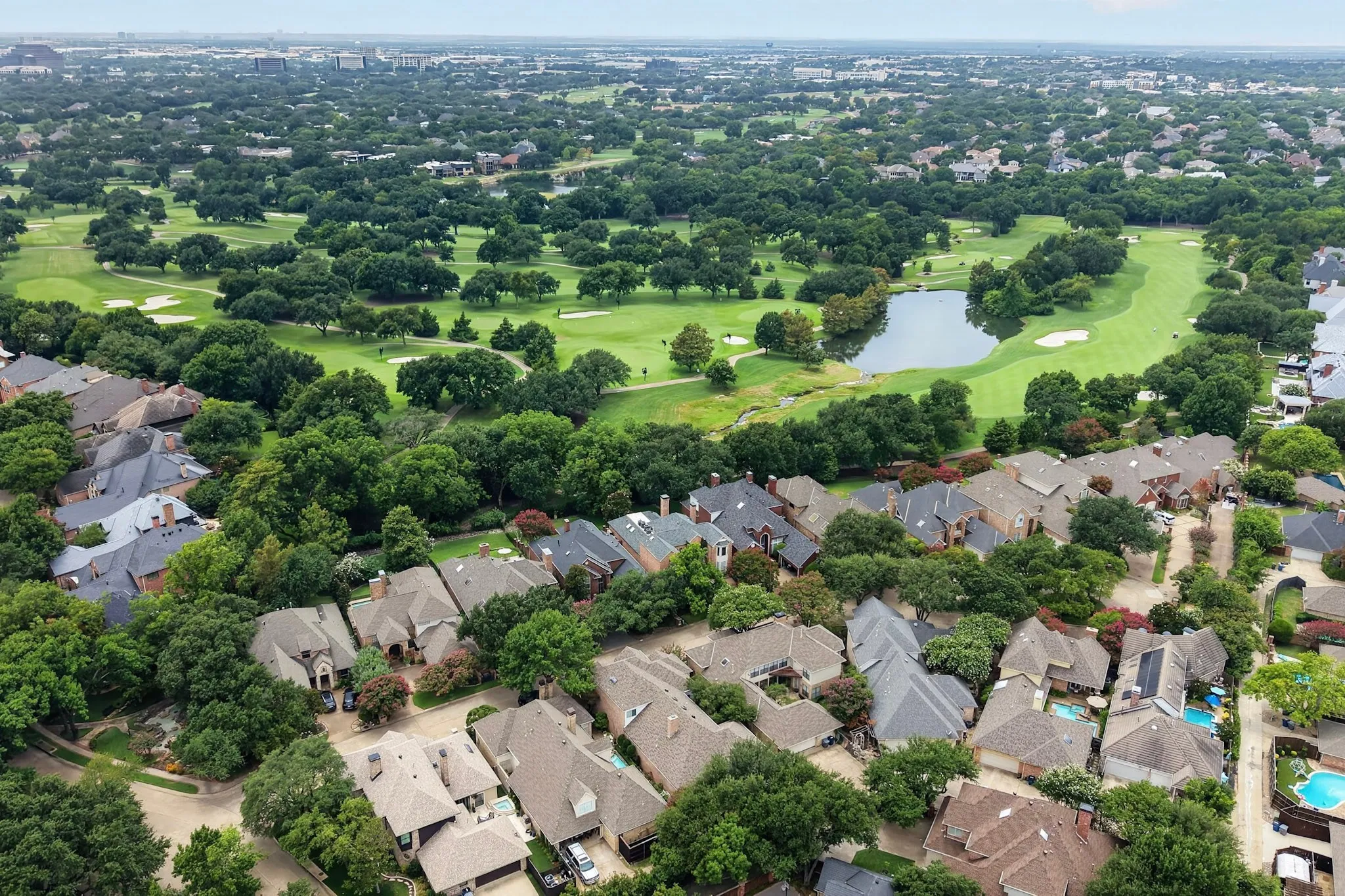 Single Family Residence For Sale in Collin County , 5434 Preston Fairways Circle, Dallas, Texas 75252, 4 Bedroom, 3 Bathroom, 2 Garage spaces, 3,249 Sqft, built in 1991, mls#21322460, Real Estate Agent in Dallas, Homes For Sale in Collin county, Homes For Sale in Dallas, Realtor in Dallas Texas, Real Estate Brokerage Independent Realty Texas, Luminita Cordes Realtor