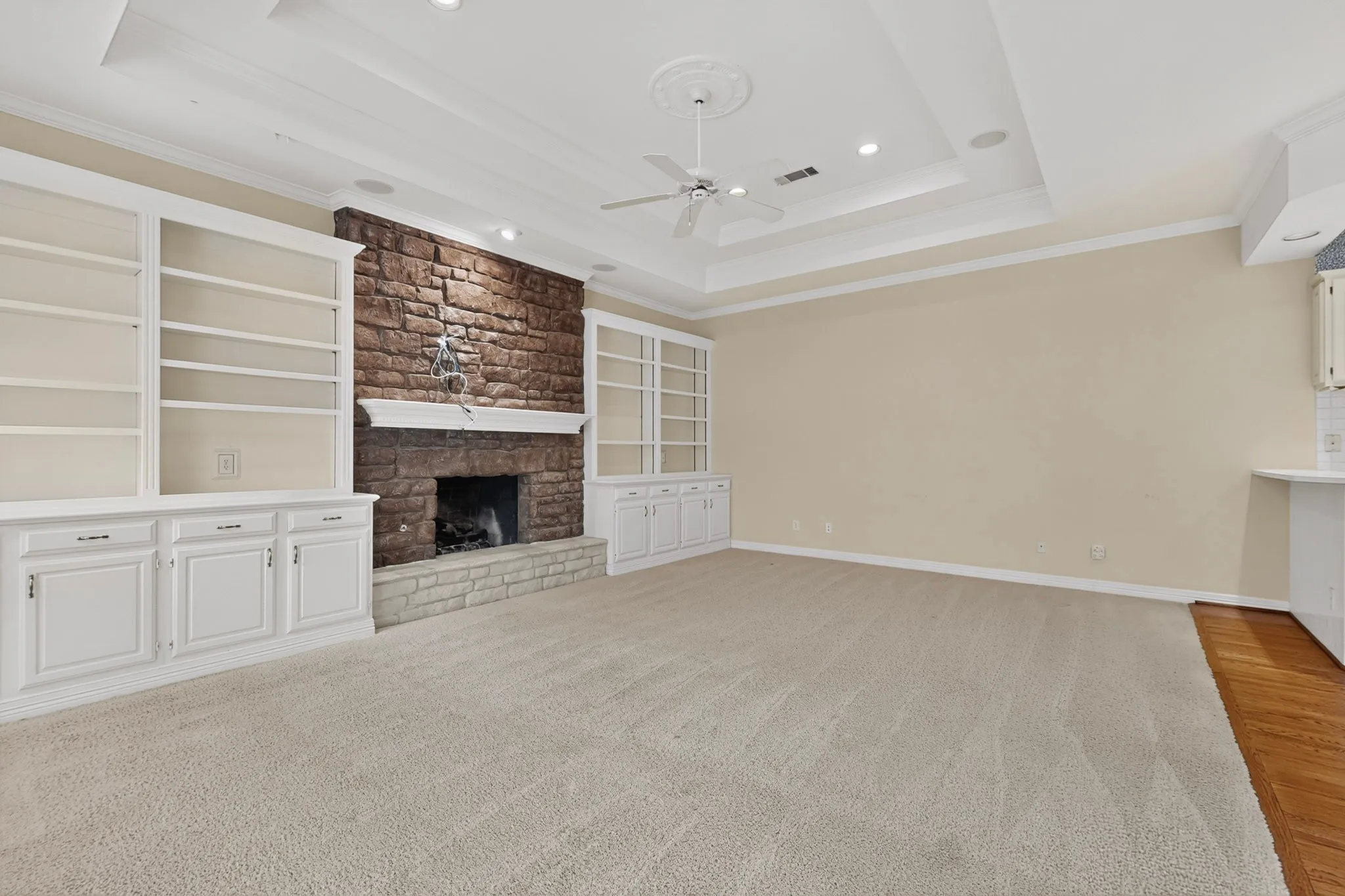 Single Family Residence For Sale in Collin County , 5434 Preston Fairways Circle, Dallas, Texas 75252, 4 Bedroom, 3 Bathroom, 2 Garage spaces, 3,249 Sqft, built in 1991, mls#21322460, Real Estate Agent in Dallas, Homes For Sale in Collin county, Homes For Sale in Dallas, Realtor in Dallas Texas, Real Estate Brokerage Independent Realty Texas, Luminita Cordes Realtor