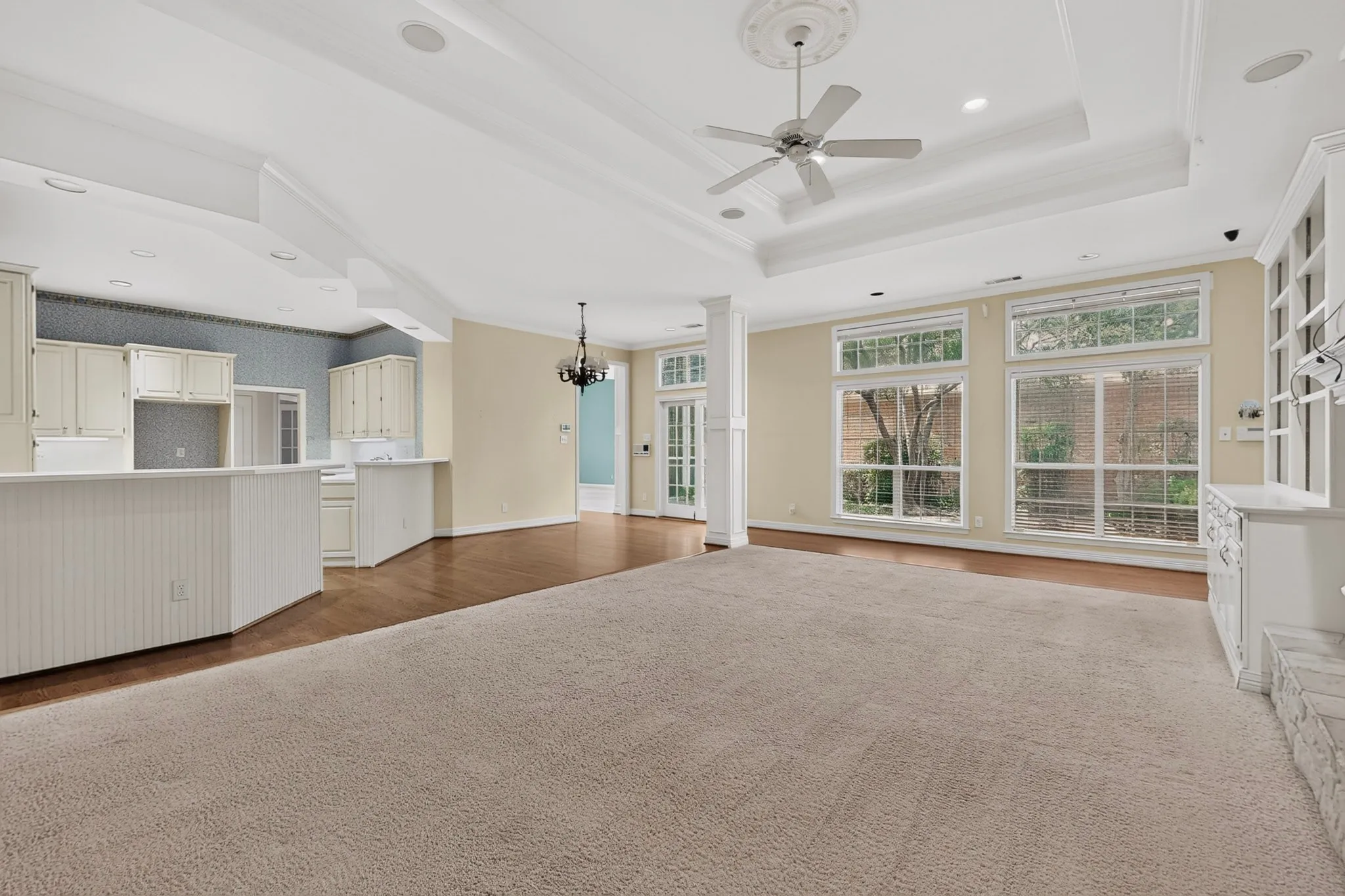 Single Family Residence For Sale in Collin County , 5434 Preston Fairways Circle, Dallas, Texas 75252, 4 Bedroom, 3 Bathroom, 2 Garage spaces, 3,249 Sqft, built in 1991, mls#21322460, Real Estate Agent in Dallas, Homes For Sale in Collin county, Homes For Sale in Dallas, Realtor in Dallas Texas, Real Estate Brokerage Independent Realty Texas, Luminita Cordes Realtor