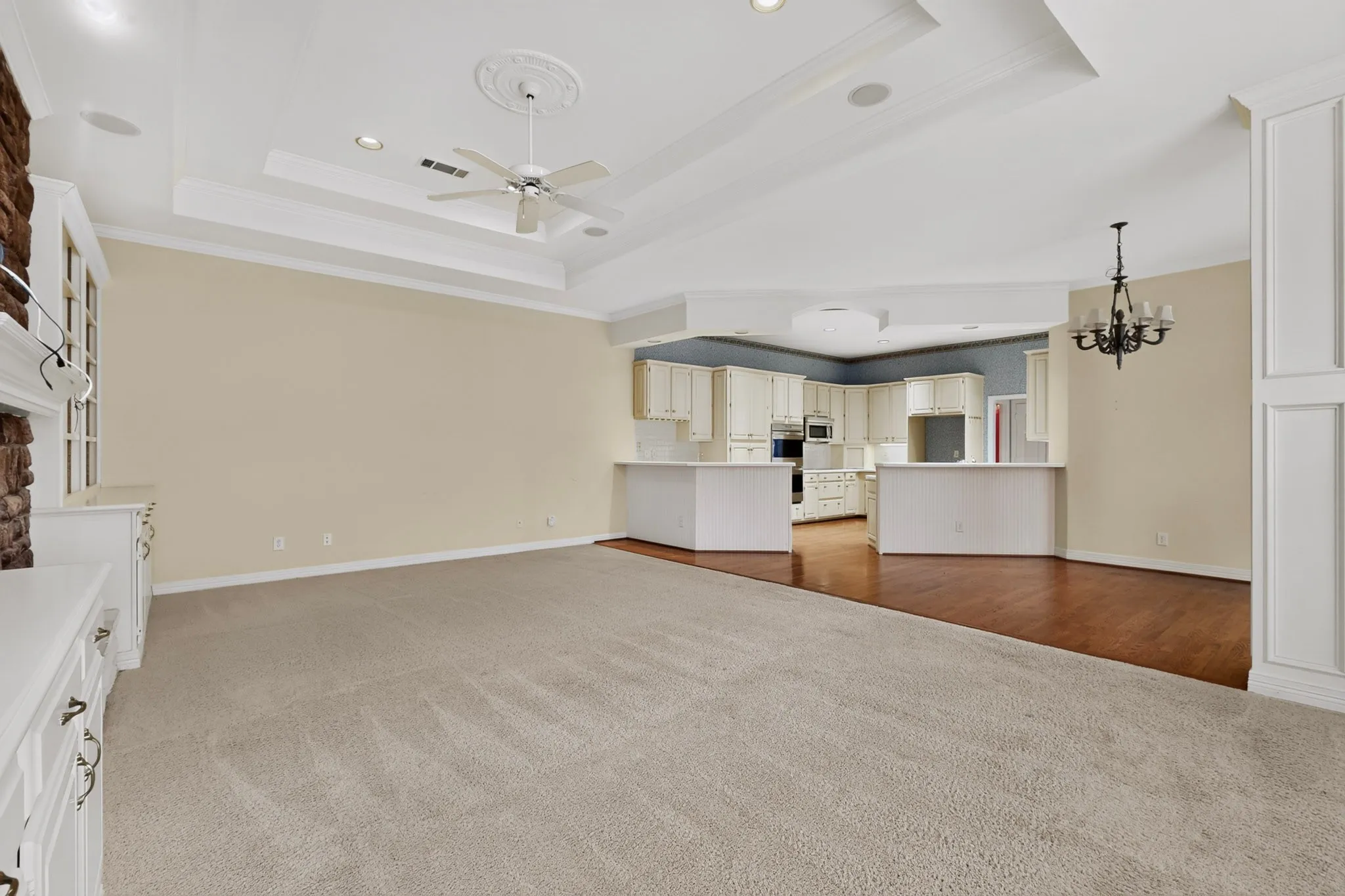 Single Family Residence For Sale in Collin County , 5434 Preston Fairways Circle, Dallas, Texas 75252, 4 Bedroom, 3 Bathroom, 2 Garage spaces, 3,249 Sqft, built in 1991, mls#21322460, Real Estate Agent in Dallas, Homes For Sale in Collin county, Homes For Sale in Dallas, Realtor in Dallas Texas, Real Estate Brokerage Independent Realty Texas, Luminita Cordes Realtor