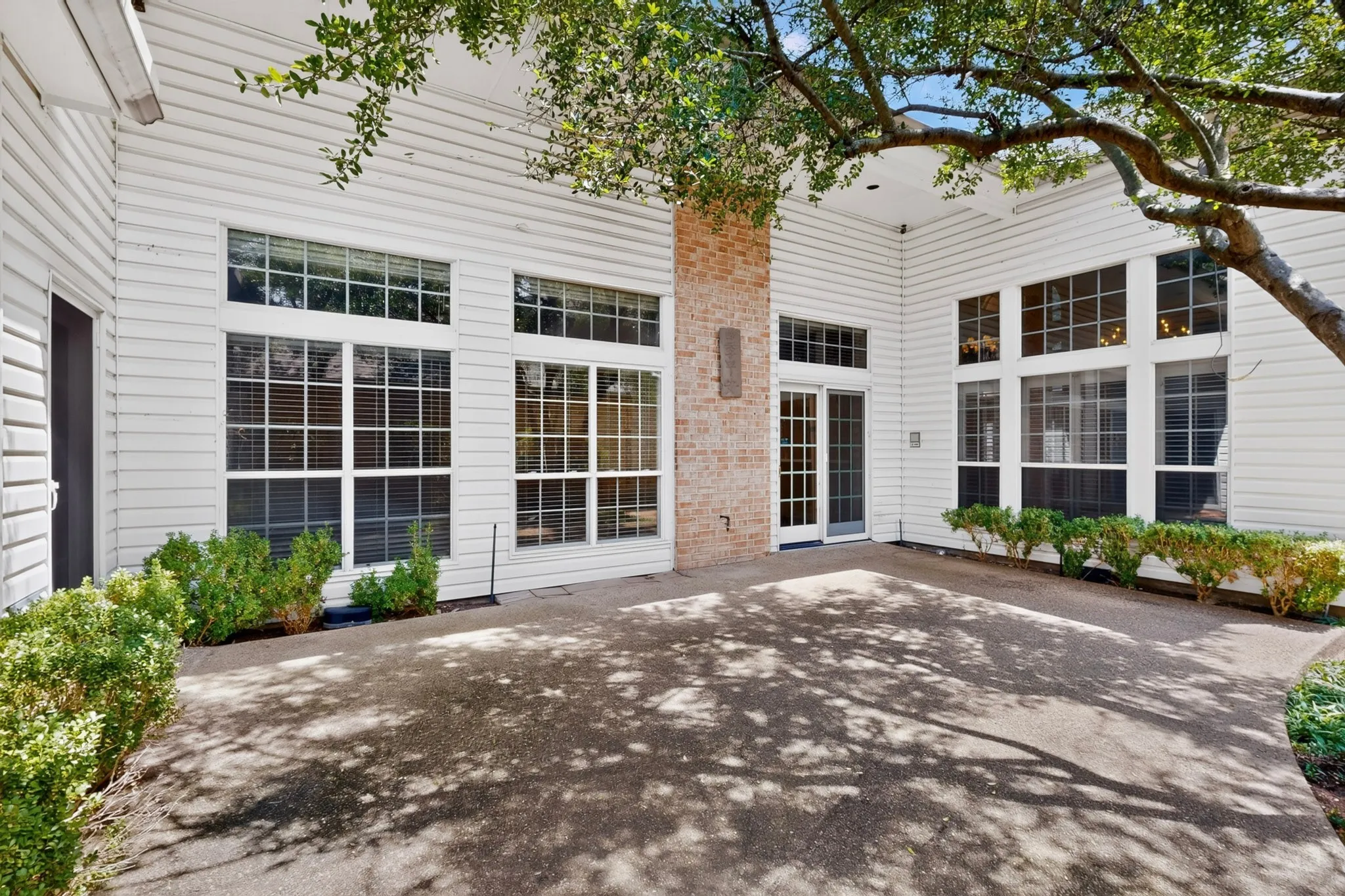 Single Family Residence For Sale in Collin County , 5434 Preston Fairways Circle, Dallas, Texas 75252, 4 Bedroom, 3 Bathroom, 2 Garage spaces, 3,249 Sqft, built in 1991, mls#21322460, Real Estate Agent in Dallas, Homes For Sale in Collin county, Homes For Sale in Dallas, Realtor in Dallas Texas, Real Estate Brokerage Independent Realty Texas, Luminita Cordes Realtor