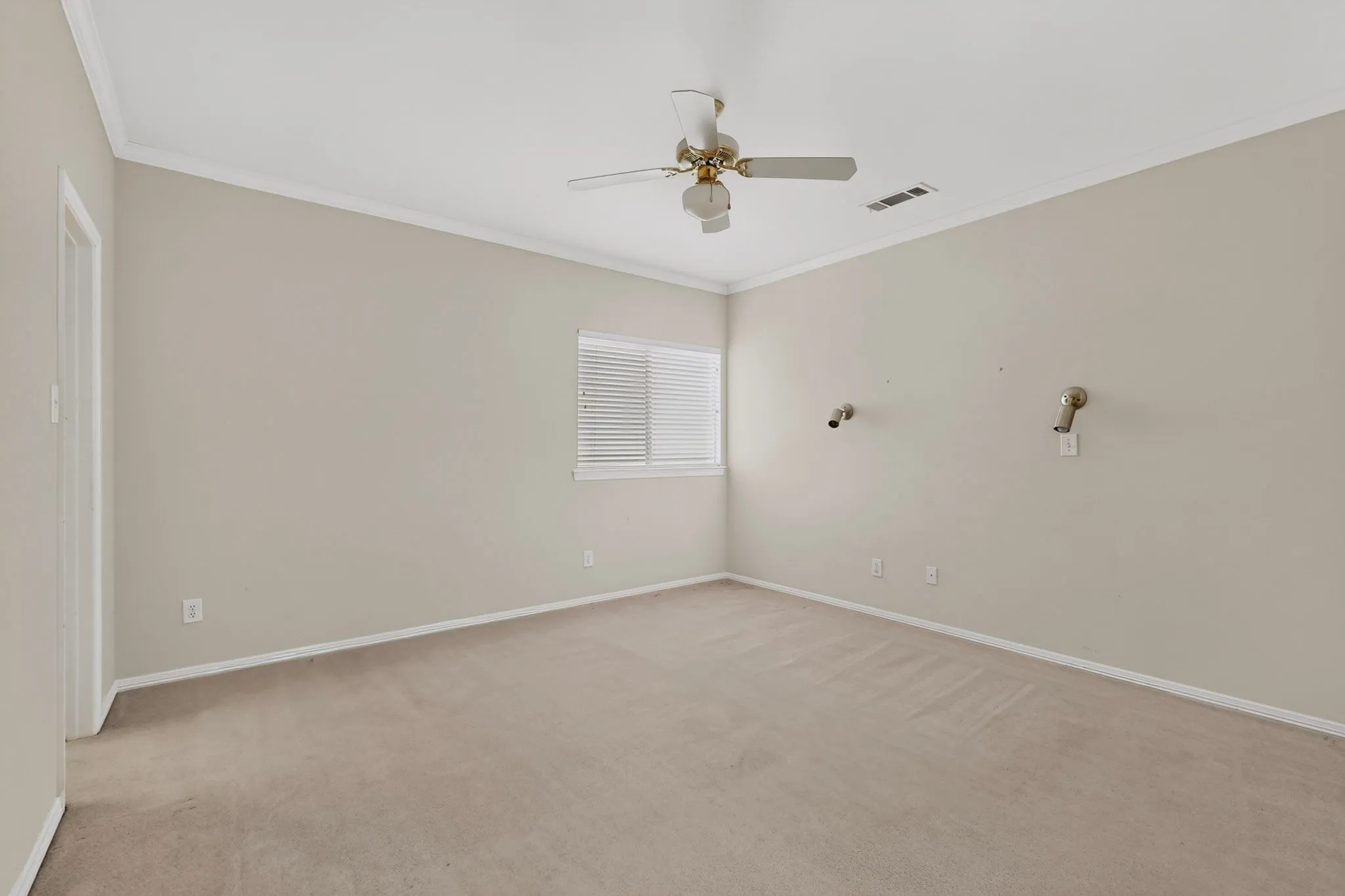 Single Family Residence For Sale in Collin County , 5434 Preston Fairways Circle, Dallas, Texas 75252, 4 Bedroom, 3 Bathroom, 2 Garage spaces, 3,249 Sqft, built in 1991, mls#21322460, Real Estate Agent in Dallas, Homes For Sale in Collin county, Homes For Sale in Dallas, Realtor in Dallas Texas, Real Estate Brokerage Independent Realty Texas, Luminita Cordes Realtor
