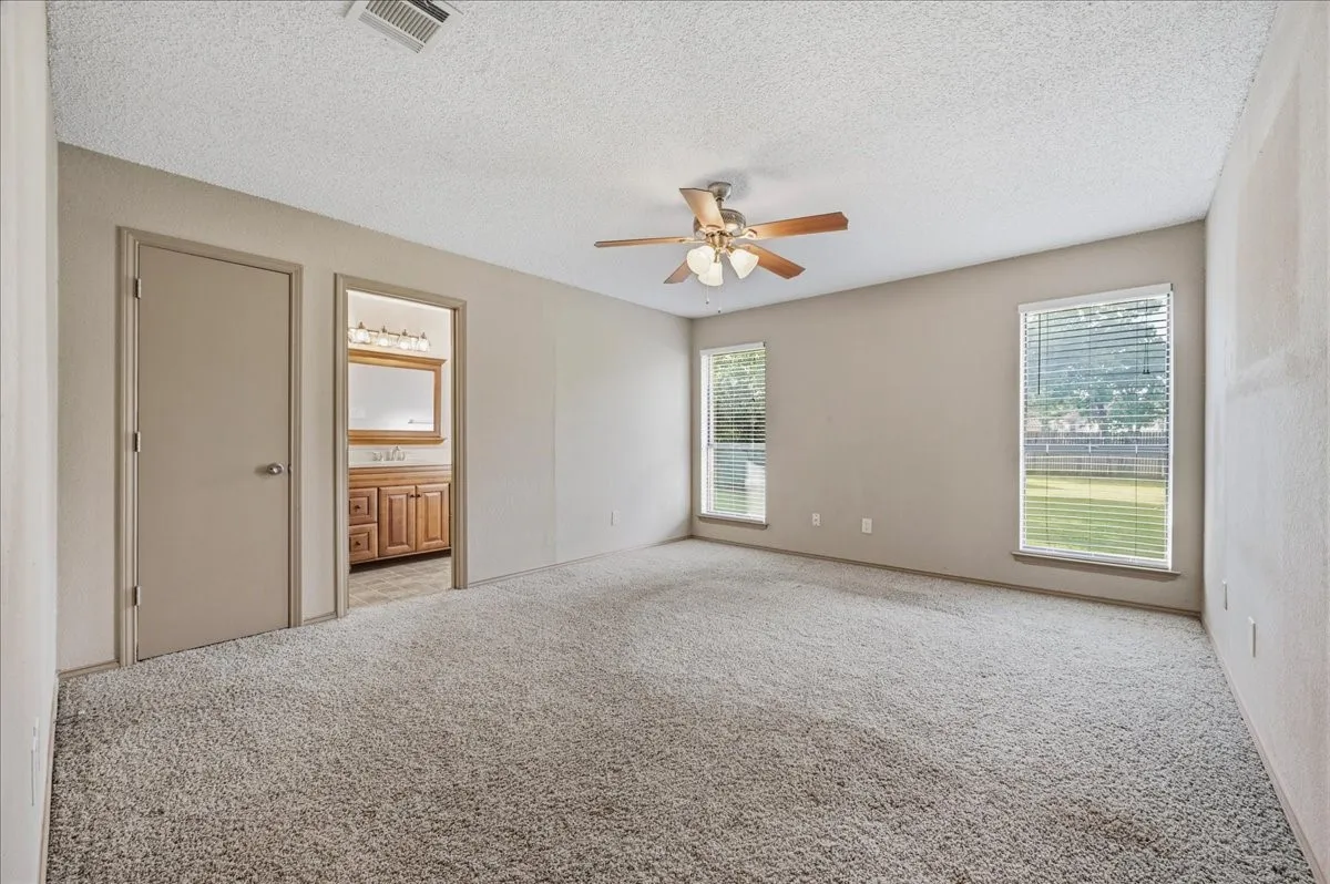 Single Family Residence For Sale in Tarrant County , 8245 Ulster Drive, North Richland Hills, Texas 76180, 3 Bedroom, 2 Bathroom, 2 Garage spaces, 1,398 Sqft, built in 1983, mls#21333246, Real Estate Agent in North Richland Hills, Homes For Sale in Tarrant county, Homes For Sale in North Richland Hills, Realtor in North Richland Hills Texas, Real Estate Brokerage Independent Realty Texas, Luminita Cordes Realtor
