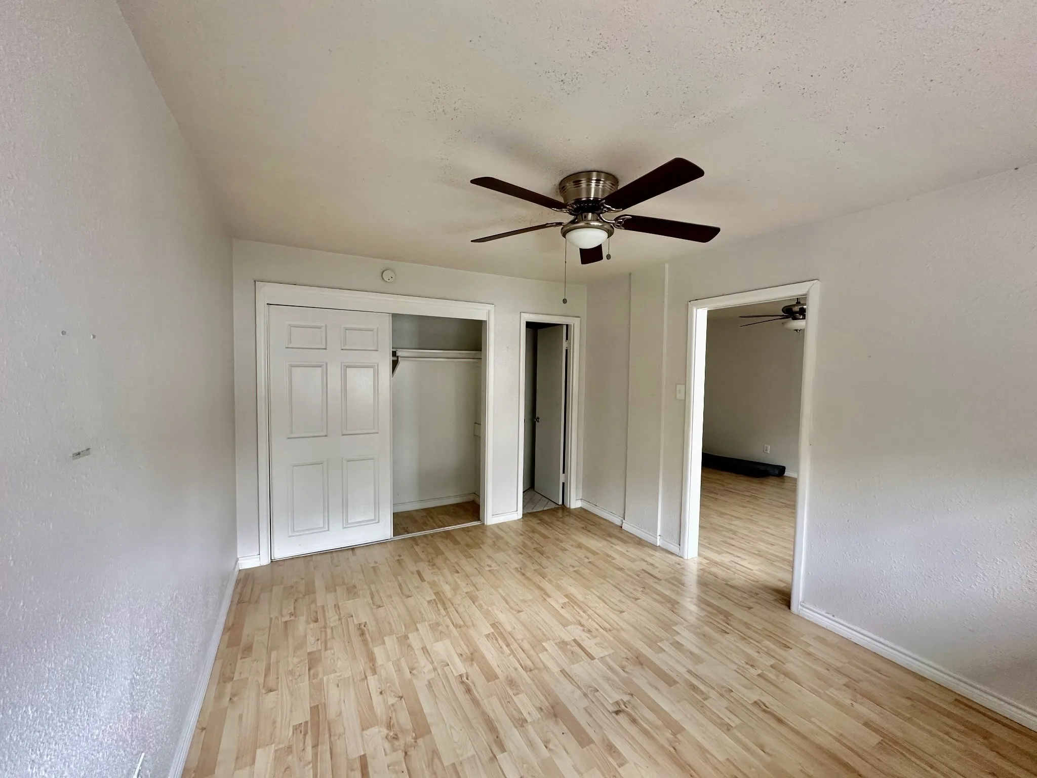 Apartment For Rent in Dallas County , 4115 Douglas 204, Dallas, Texas 75219, 1 Bedroom, 1 Bathroom, Garage spaces, 511 Sqft, built in 1950, mls#21333105, Real Estate Agent in Dallas, Homes For Rent in Dallas county, Homes For Rent in Dallas, Realtor in Dallas Texas, Real Estate Brokerage Independent Realty Texas, Luminita Cordes Realtor