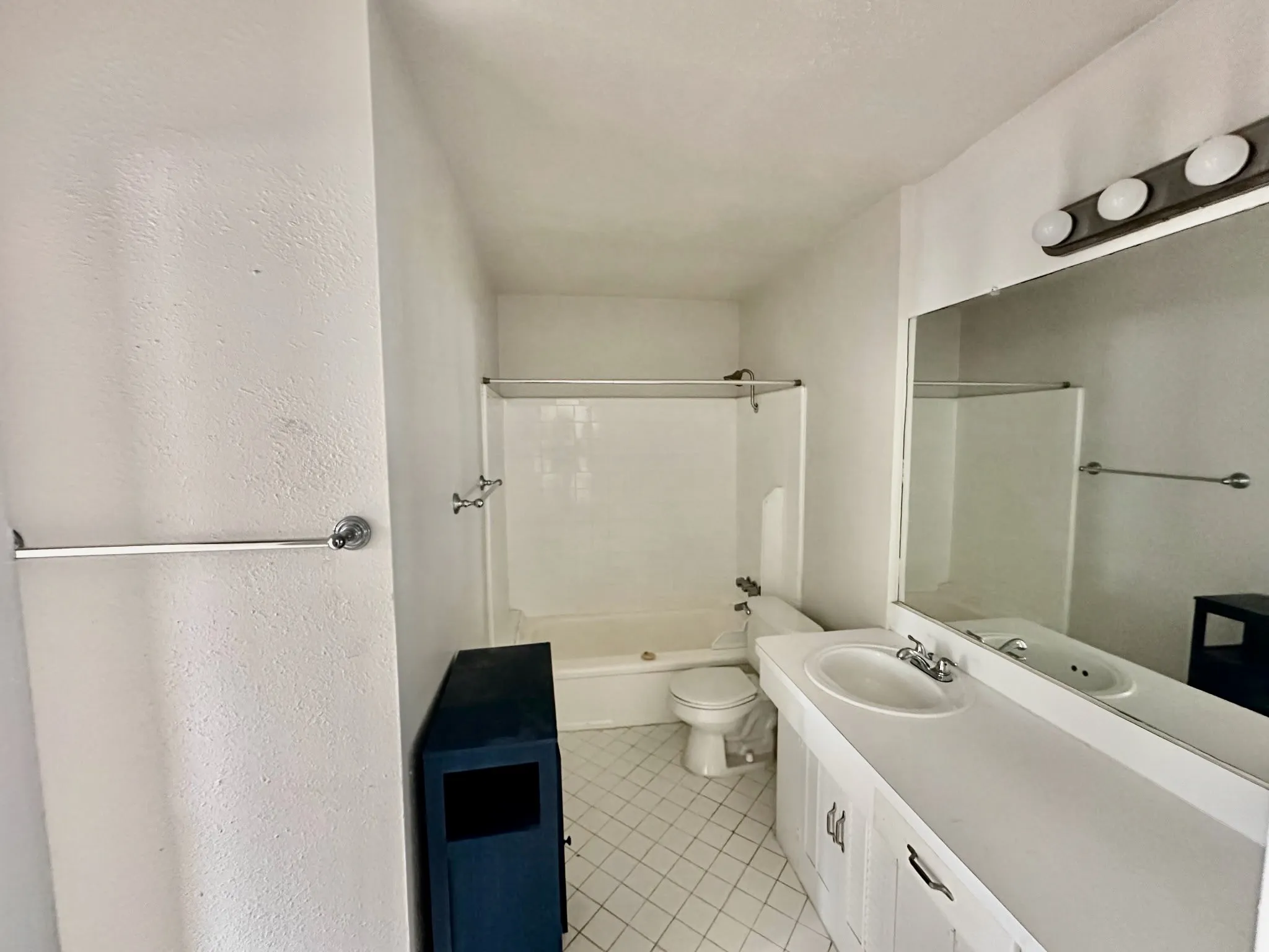 Apartment For Rent in Dallas County , 4115 Douglas 204, Dallas, Texas 75219, 1 Bedroom, 1 Bathroom, Garage spaces, 511 Sqft, built in 1950, mls#21333105, Real Estate Agent in Dallas, Homes For Rent in Dallas county, Homes For Rent in Dallas, Realtor in Dallas Texas, Real Estate Brokerage Independent Realty Texas, Luminita Cordes Realtor