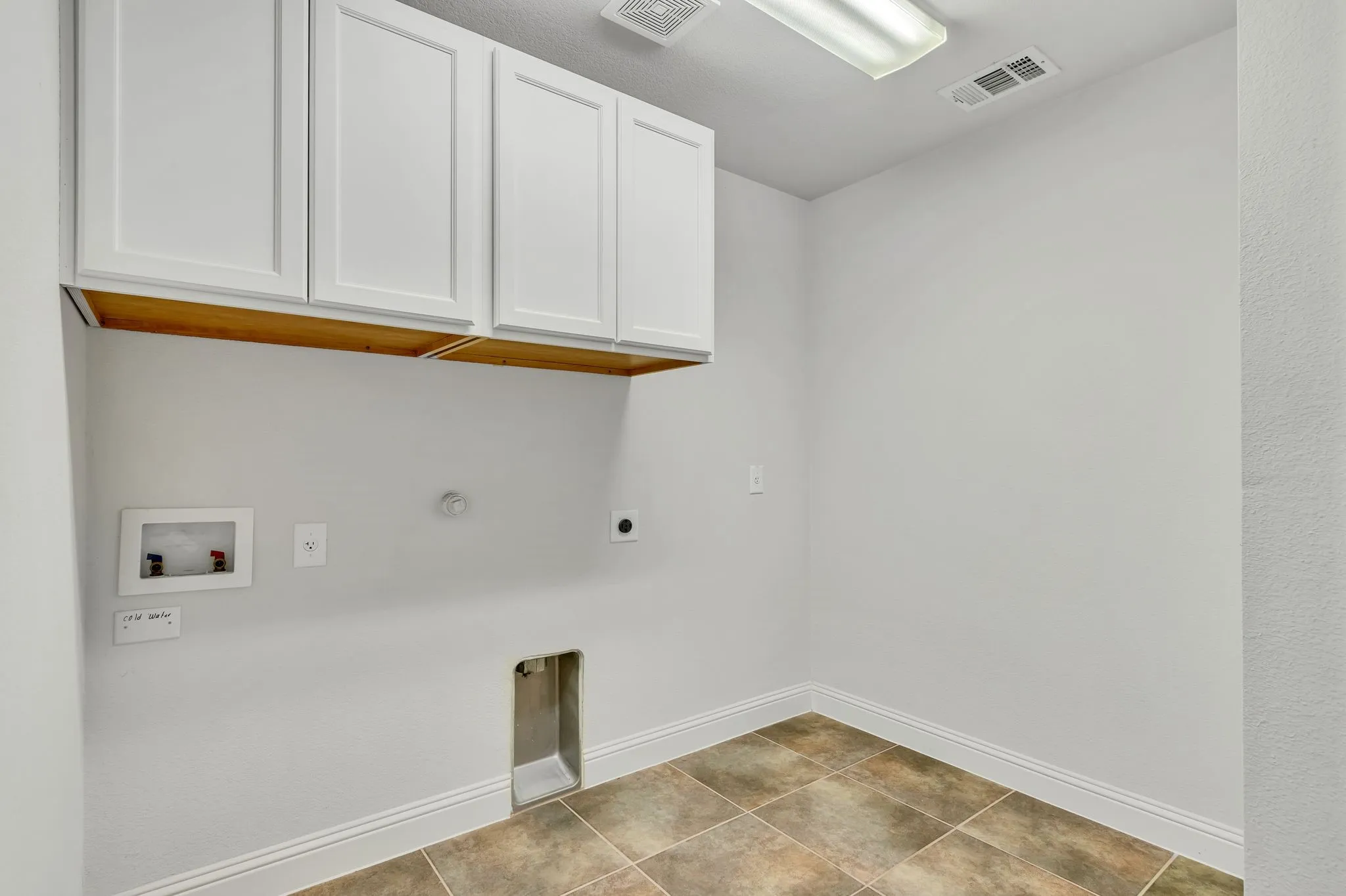 Single Family Residence For Rent in Denton County , 120 Lilypad Bend, Argyle, Texas 76226, 3 Bedroom, 3 Bathroom, 2 Garage spaces, 2,289 Sqft, built in 2013, mls#21333256, Real Estate Agent in Argyle, Homes For Rent in Denton county, Homes For Rent in Argyle, Realtor in Argyle Texas, Real Estate Brokerage Independent Realty Texas, Luminita Cordes Realtor