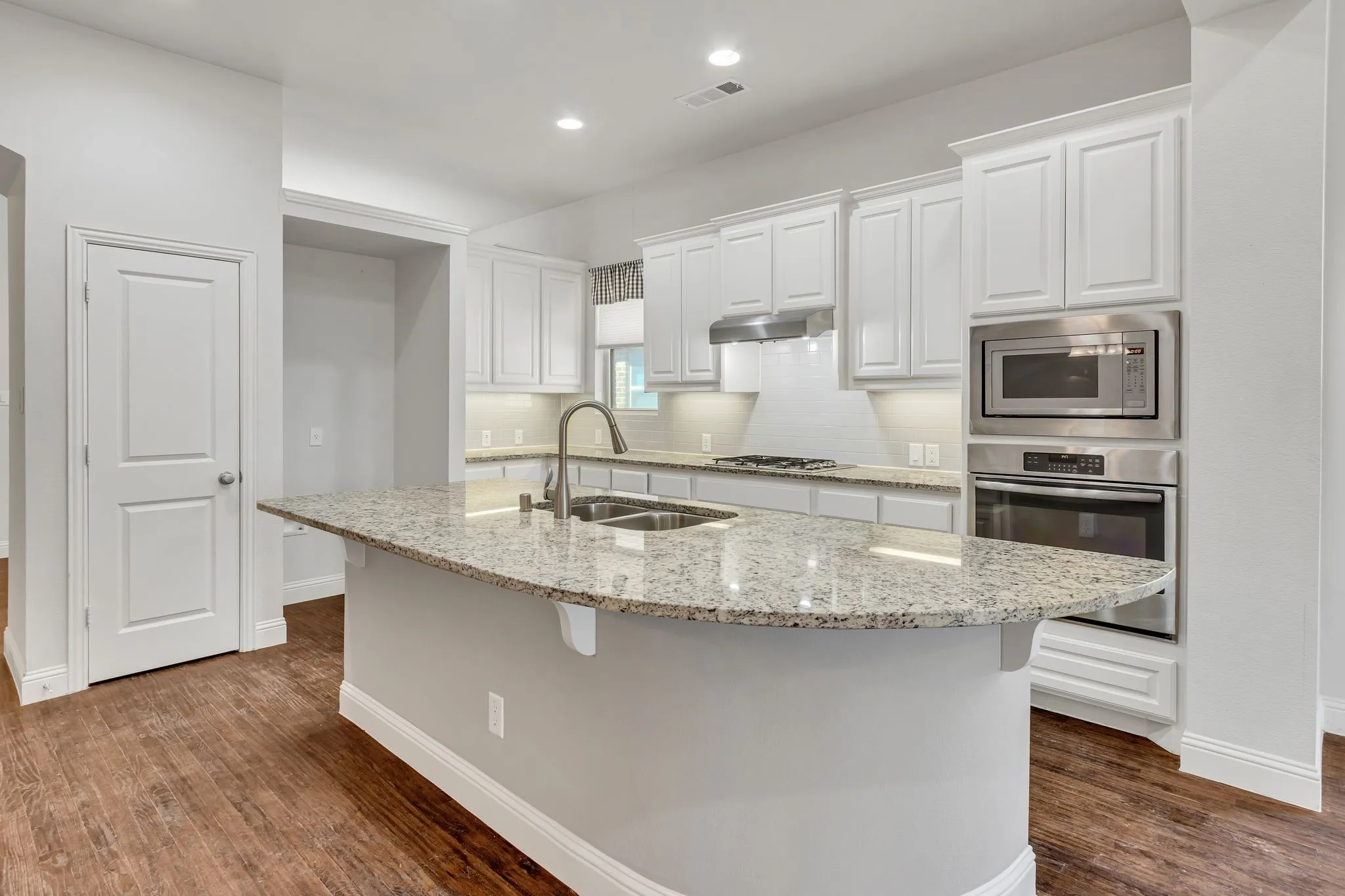 Single Family Residence For Rent in Denton County , 120 Lilypad Bend, Argyle, Texas 76226, 3 Bedroom, 3 Bathroom, 2 Garage spaces, 2,289 Sqft, built in 2013, mls#21333256, Real Estate Agent in Argyle, Homes For Rent in Denton county, Homes For Rent in Argyle, Realtor in Argyle Texas, Real Estate Brokerage Independent Realty Texas, Luminita Cordes Realtor