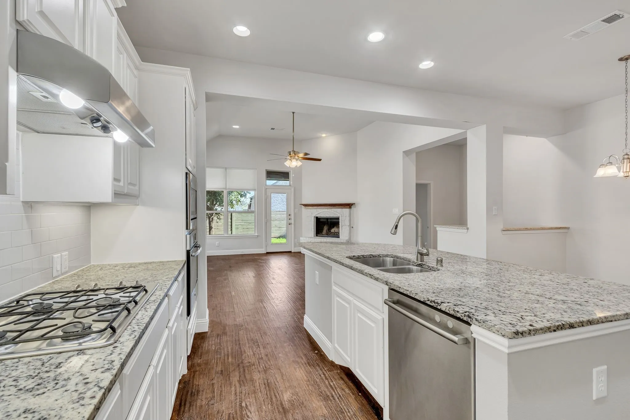 Single Family Residence For Rent in Denton County , 120 Lilypad Bend, Argyle, Texas 76226, 3 Bedroom, 3 Bathroom, 2 Garage spaces, 2,289 Sqft, built in 2013, mls#21333256, Real Estate Agent in Argyle, Homes For Rent in Denton county, Homes For Rent in Argyle, Realtor in Argyle Texas, Real Estate Brokerage Independent Realty Texas, Luminita Cordes Realtor