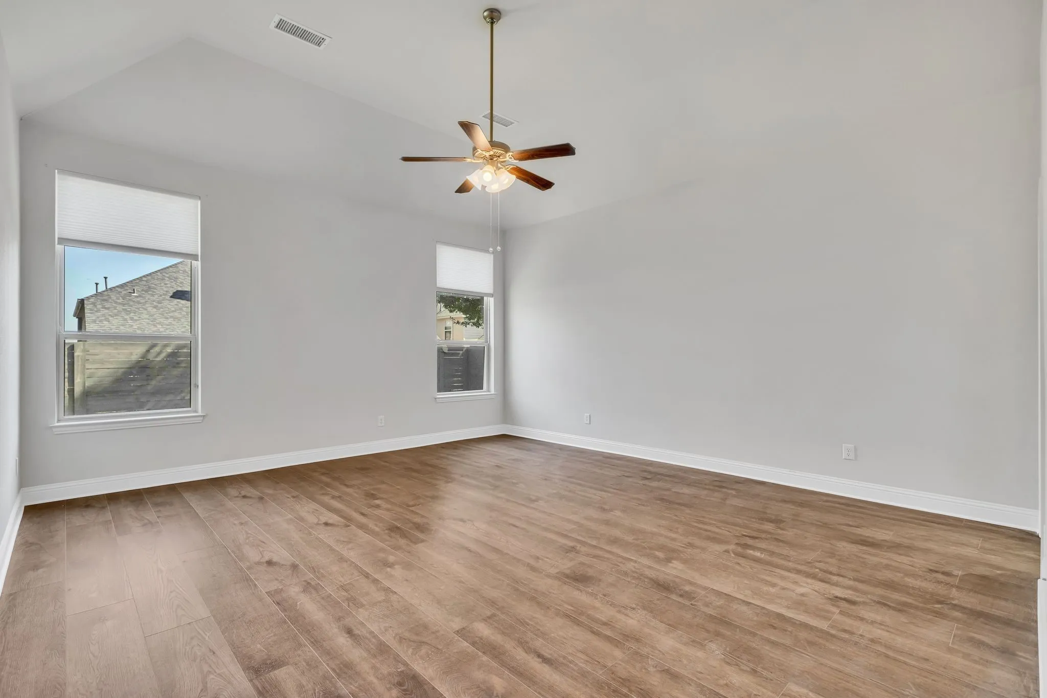 Single Family Residence For Rent in Denton County , 120 Lilypad Bend, Argyle, Texas 76226, 3 Bedroom, 3 Bathroom, 2 Garage spaces, 2,289 Sqft, built in 2013, mls#21333256, Real Estate Agent in Argyle, Homes For Rent in Denton county, Homes For Rent in Argyle, Realtor in Argyle Texas, Real Estate Brokerage Independent Realty Texas, Luminita Cordes Realtor