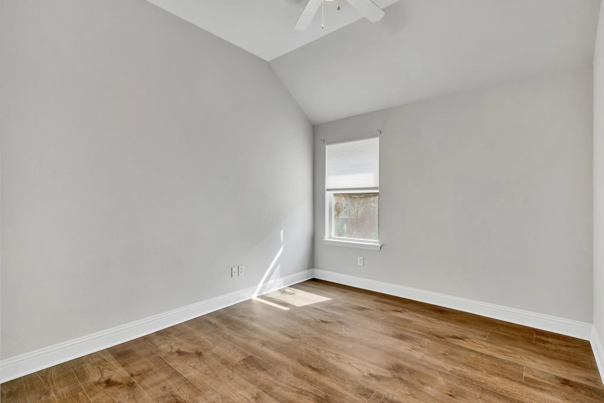 Single Family Residence For Rent in Denton County , 120 Lilypad Bend, Argyle, Texas 76226, 3 Bedroom, 3 Bathroom, 2 Garage spaces, 2,289 Sqft, built in 2013, mls#21333256, Real Estate Agent in Argyle, Homes For Rent in Denton county, Homes For Rent in Argyle, Realtor in Argyle Texas, Real Estate Brokerage Independent Realty Texas, Luminita Cordes Realtor