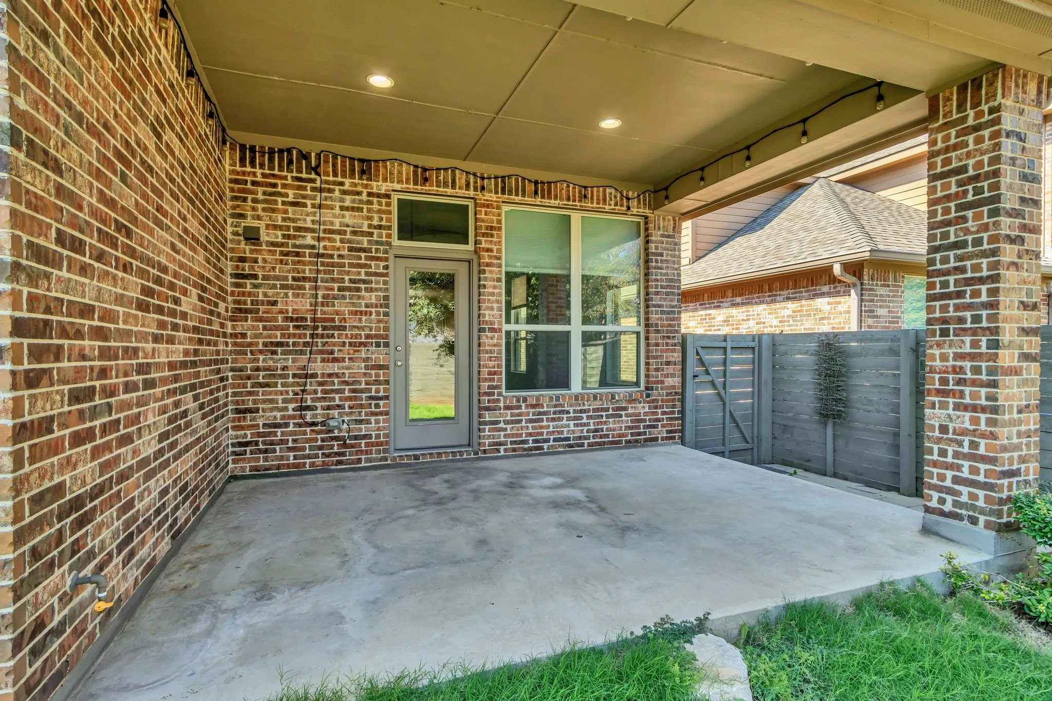 Single Family Residence For Rent in Denton County , 120 Lilypad Bend, Argyle, Texas 76226, 3 Bedroom, 3 Bathroom, 2 Garage spaces, 2,289 Sqft, built in 2013, mls#21333256, Real Estate Agent in Argyle, Homes For Rent in Denton county, Homes For Rent in Argyle, Realtor in Argyle Texas, Real Estate Brokerage Independent Realty Texas, Luminita Cordes Realtor