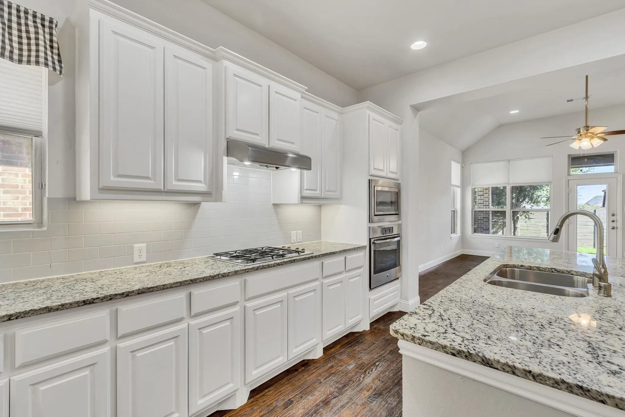 Single Family Residence For Rent in Denton County , 120 Lilypad Bend, Argyle, Texas 76226, 3 Bedroom, 3 Bathroom, 2 Garage spaces, 2,289 Sqft, built in 2013, mls#21333256, Real Estate Agent in Argyle, Homes For Rent in Denton county, Homes For Rent in Argyle, Realtor in Argyle Texas, Real Estate Brokerage Independent Realty Texas, Luminita Cordes Realtor