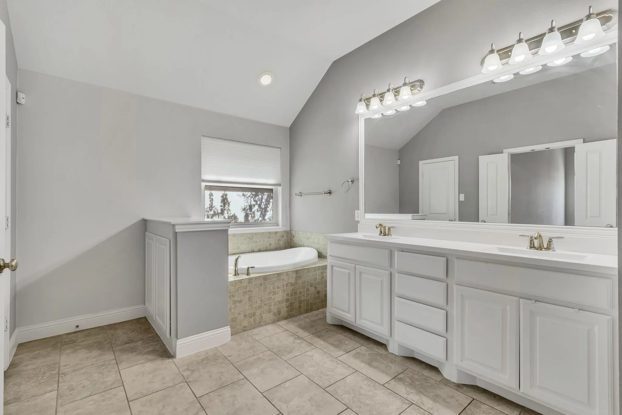 Single Family Residence For Rent in Denton County , 120 Lilypad Bend, Argyle, Texas 76226, 3 Bedroom, 3 Bathroom, 2 Garage spaces, 2,289 Sqft, built in 2013, mls#21333256, Real Estate Agent in Argyle, Homes For Rent in Denton county, Homes For Rent in Argyle, Realtor in Argyle Texas, Real Estate Brokerage Independent Realty Texas, Luminita Cordes Realtor