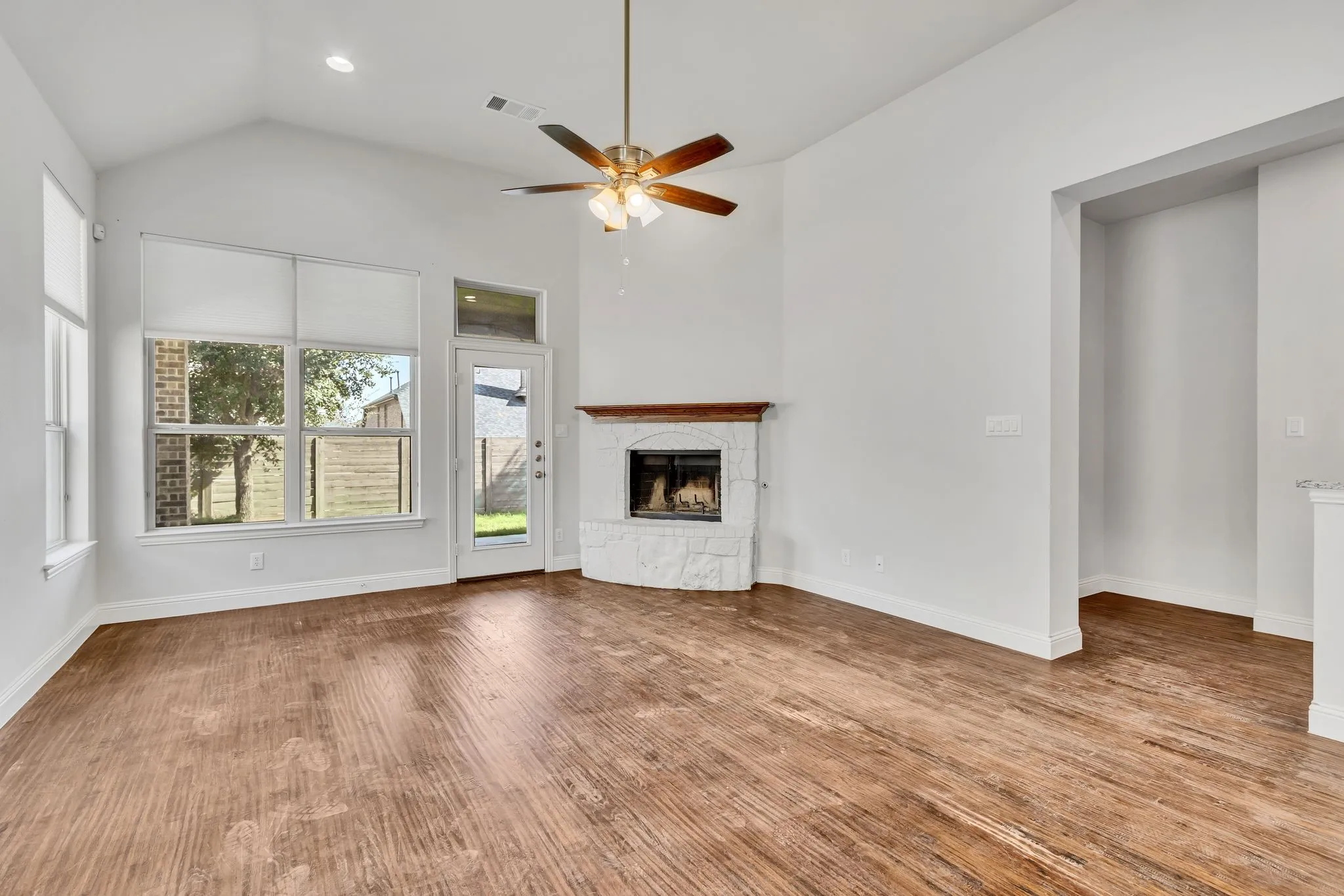 Single Family Residence For Rent in Denton County , 120 Lilypad Bend, Argyle, Texas 76226, 3 Bedroom, 3 Bathroom, 2 Garage spaces, 2,289 Sqft, built in 2013, mls#21333256, Real Estate Agent in Argyle, Homes For Rent in Denton county, Homes For Rent in Argyle, Realtor in Argyle Texas, Real Estate Brokerage Independent Realty Texas, Luminita Cordes Realtor