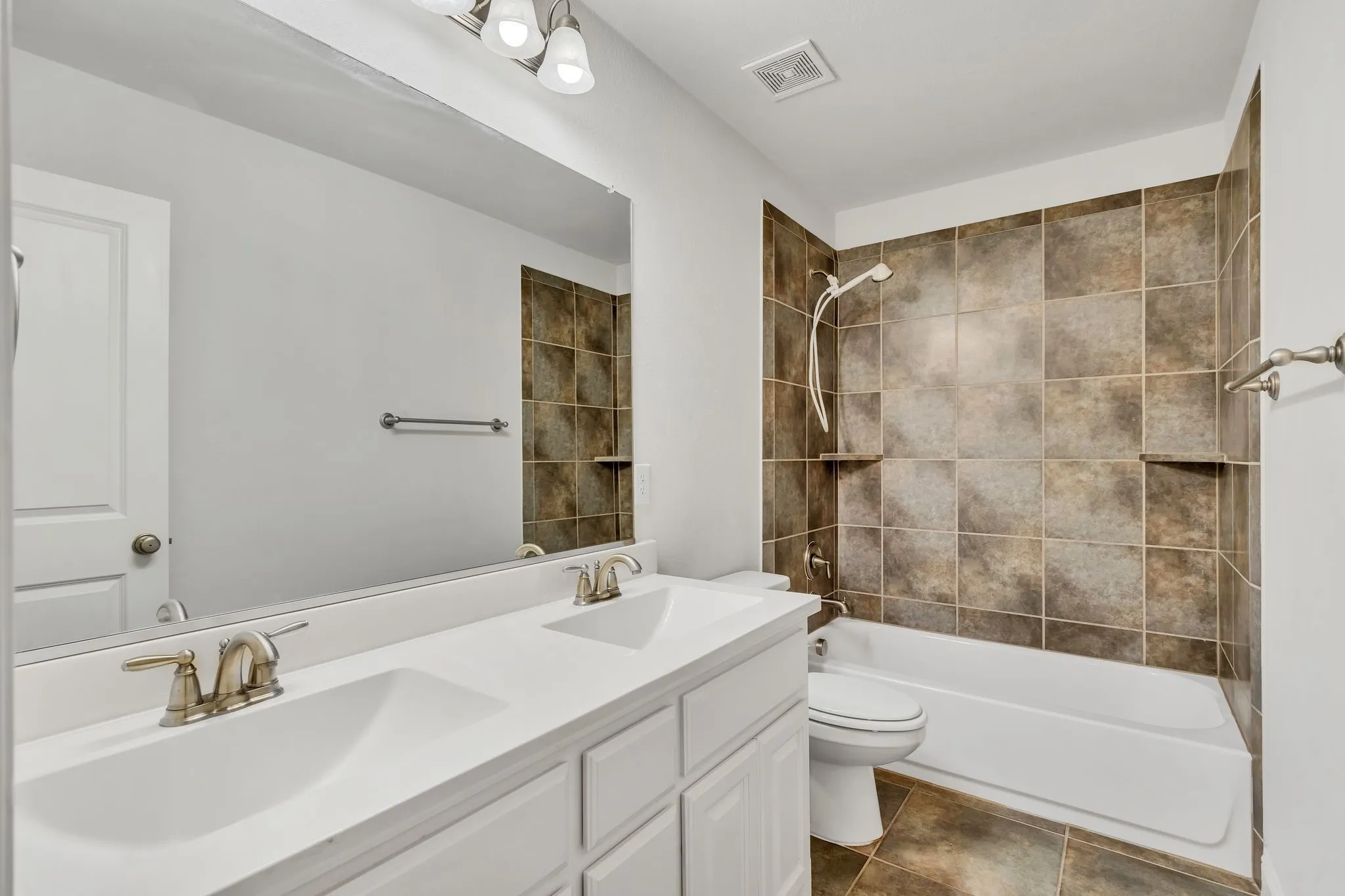 Single Family Residence For Rent in Denton County , 120 Lilypad Bend, Argyle, Texas 76226, 3 Bedroom, 3 Bathroom, 2 Garage spaces, 2,289 Sqft, built in 2013, mls#21333256, Real Estate Agent in Argyle, Homes For Rent in Denton county, Homes For Rent in Argyle, Realtor in Argyle Texas, Real Estate Brokerage Independent Realty Texas, Luminita Cordes Realtor