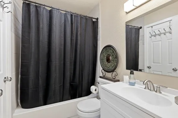 Single Family Residence For Rent in Hopkins County , 108 Reservoir Street, Sulphur Springs, Texas 75482, 3 Bedroom, 3 Bathroom, Garage spaces, 1,392 Sqft, built in 1952, mls#21333257, Real Estate Agent in Sulphur Springs, Homes For Rent in Hopkins county, Homes For Rent in Sulphur Springs, Realtor in Sulphur Springs Texas, Real Estate Brokerage Independent Realty Texas, Luminita Cordes Realtor
