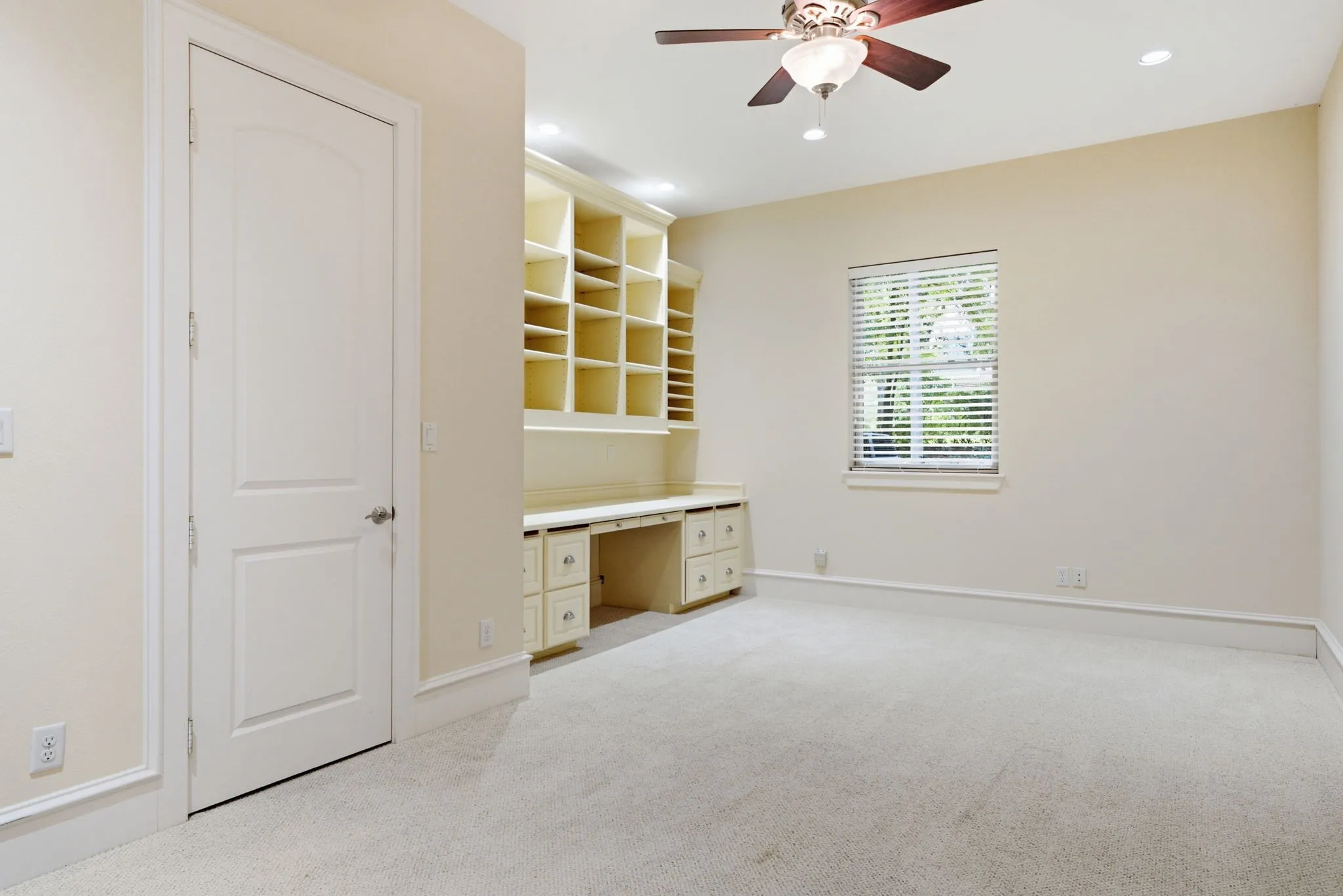 Single Family Residence For Sale in Smith County , 2030 Equestrian Lane, Tyler, Texas 75703, 4 Bedroom, 5 Bathroom, 3 Garage spaces, 4,811 Sqft, built in 2008, mls#21333260, Real Estate Agent in Tyler, Homes For Sale in Smith county, Homes For Sale in Tyler, Realtor in Tyler Texas, Real Estate Brokerage Independent Realty Texas, Luminita Cordes Realtor