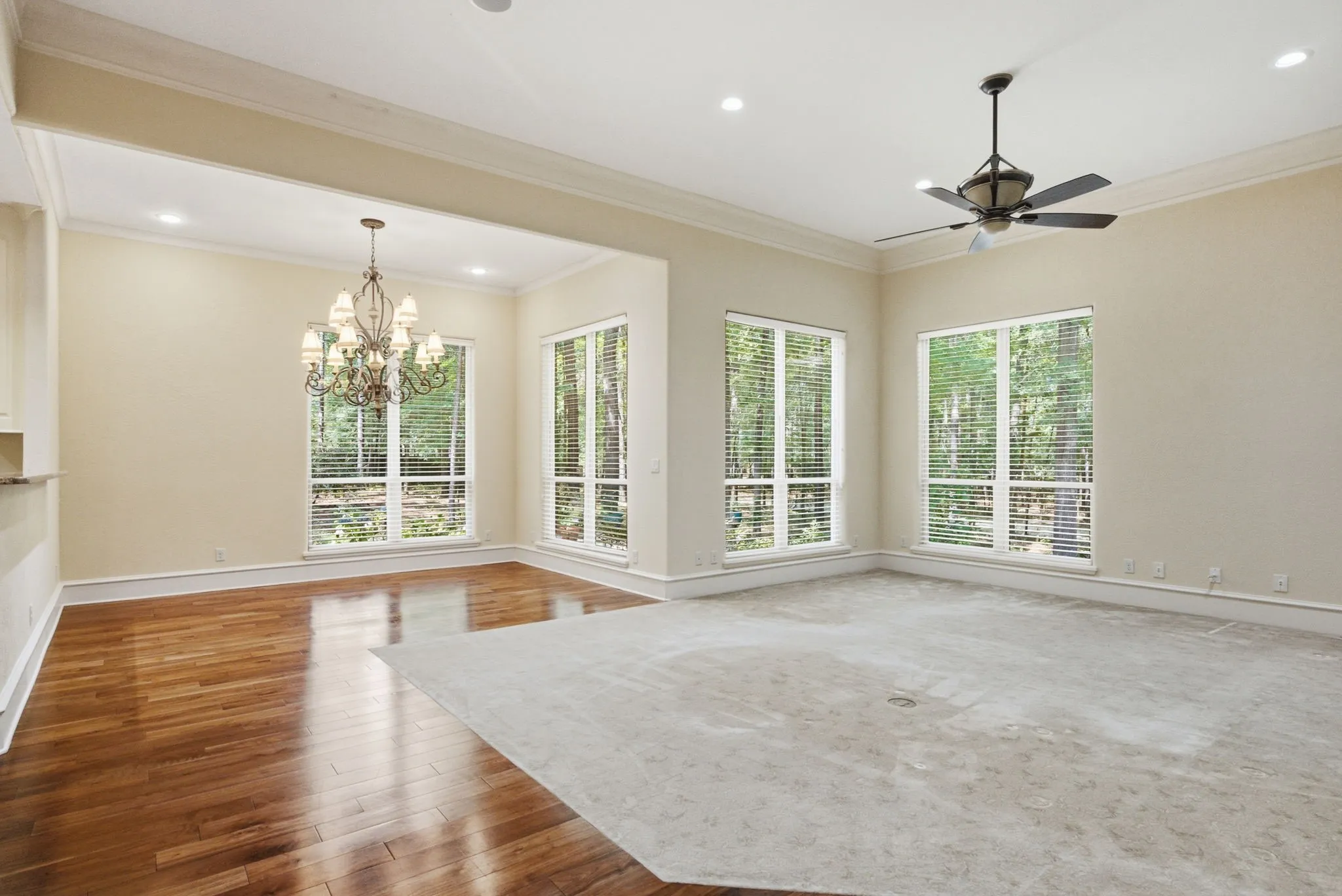Single Family Residence For Sale in Smith County , 2030 Equestrian Lane, Tyler, Texas 75703, 4 Bedroom, 5 Bathroom, 3 Garage spaces, 4,811 Sqft, built in 2008, mls#21333260, Real Estate Agent in Tyler, Homes For Sale in Smith county, Homes For Sale in Tyler, Realtor in Tyler Texas, Real Estate Brokerage Independent Realty Texas, Luminita Cordes Realtor