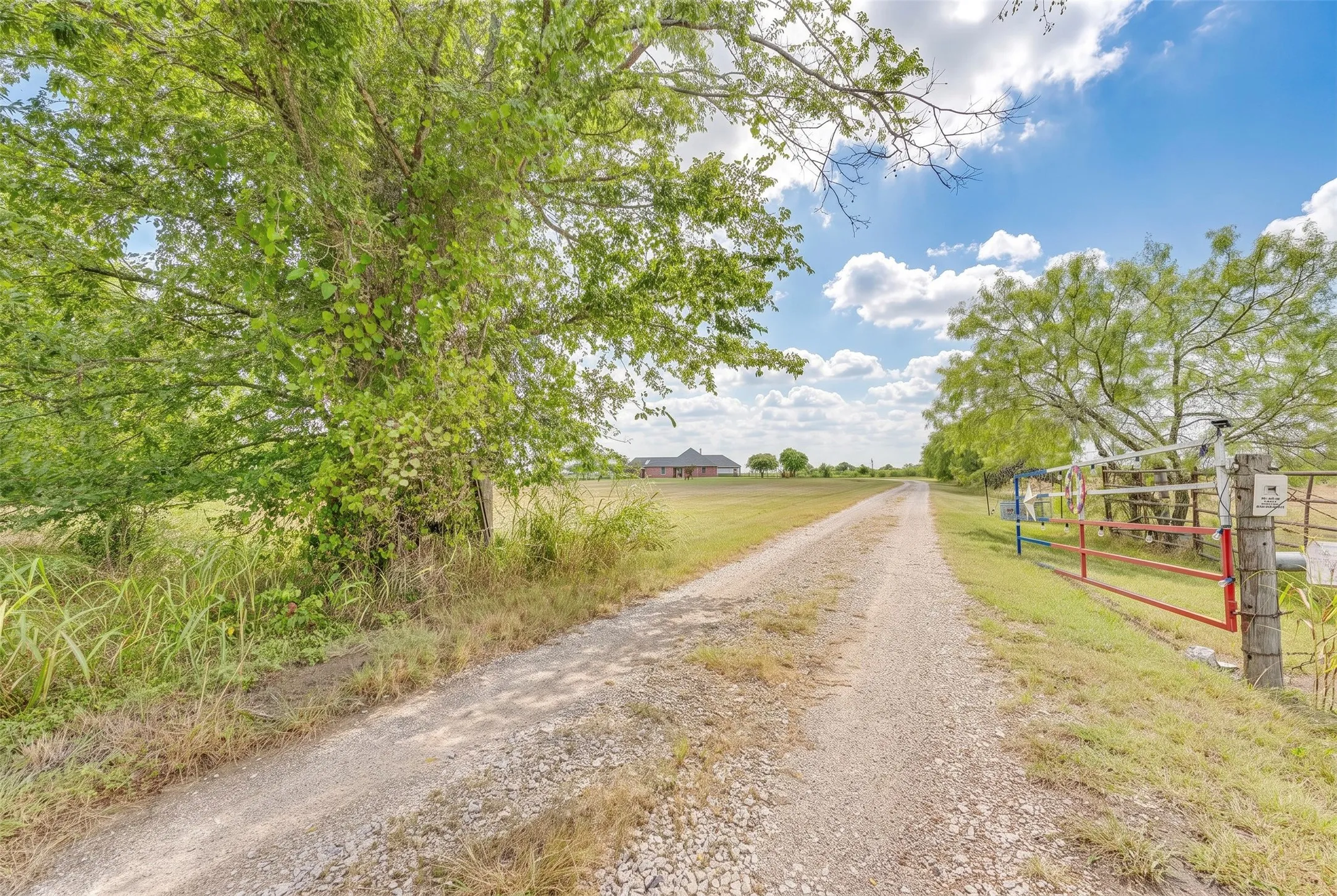Single Family Residence For Sale in Rockwall County , 1155 Boase Way, Royse City, Texas 75189, 3 Bedroom, 3 Bathroom, 4 Garage spaces, 2,340 Sqft, built in 2005, mls#21332573, Real Estate Agent in Royse City, Homes For Sale in Rockwall county, Homes For Sale in Royse City, Realtor in Royse City Texas, Real Estate Brokerage Independent Realty Texas, Luminita Cordes Realtor