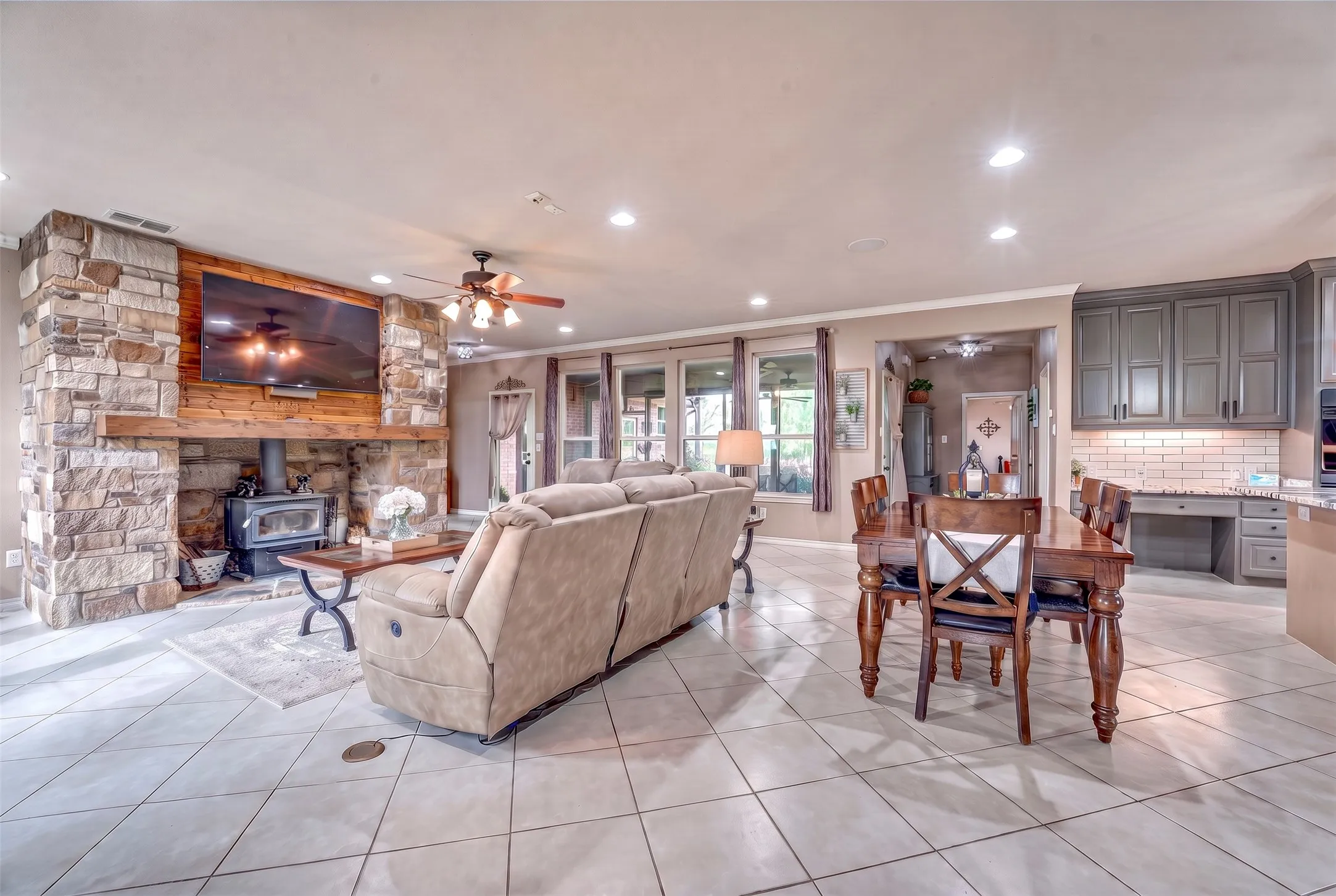 Single Family Residence For Sale in Rockwall County , 1155 Boase Way, Royse City, Texas 75189, 3 Bedroom, 3 Bathroom, 4 Garage spaces, 2,340 Sqft, built in 2005, mls#21332573, Real Estate Agent in Royse City, Homes For Sale in Rockwall county, Homes For Sale in Royse City, Realtor in Royse City Texas, Real Estate Brokerage Independent Realty Texas, Luminita Cordes Realtor
