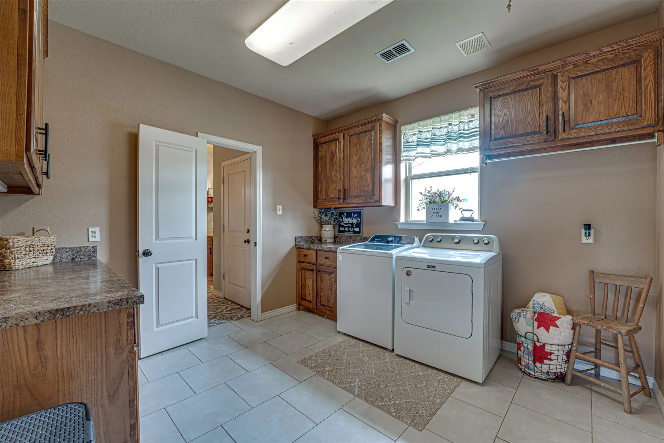 Single Family Residence For Sale in Rockwall County , 1155 Boase Way, Royse City, Texas 75189, 3 Bedroom, 3 Bathroom, 4 Garage spaces, 2,340 Sqft, built in 2005, mls#21332573, Real Estate Agent in Royse City, Homes For Sale in Rockwall county, Homes For Sale in Royse City, Realtor in Royse City Texas, Real Estate Brokerage Independent Realty Texas, Luminita Cordes Realtor