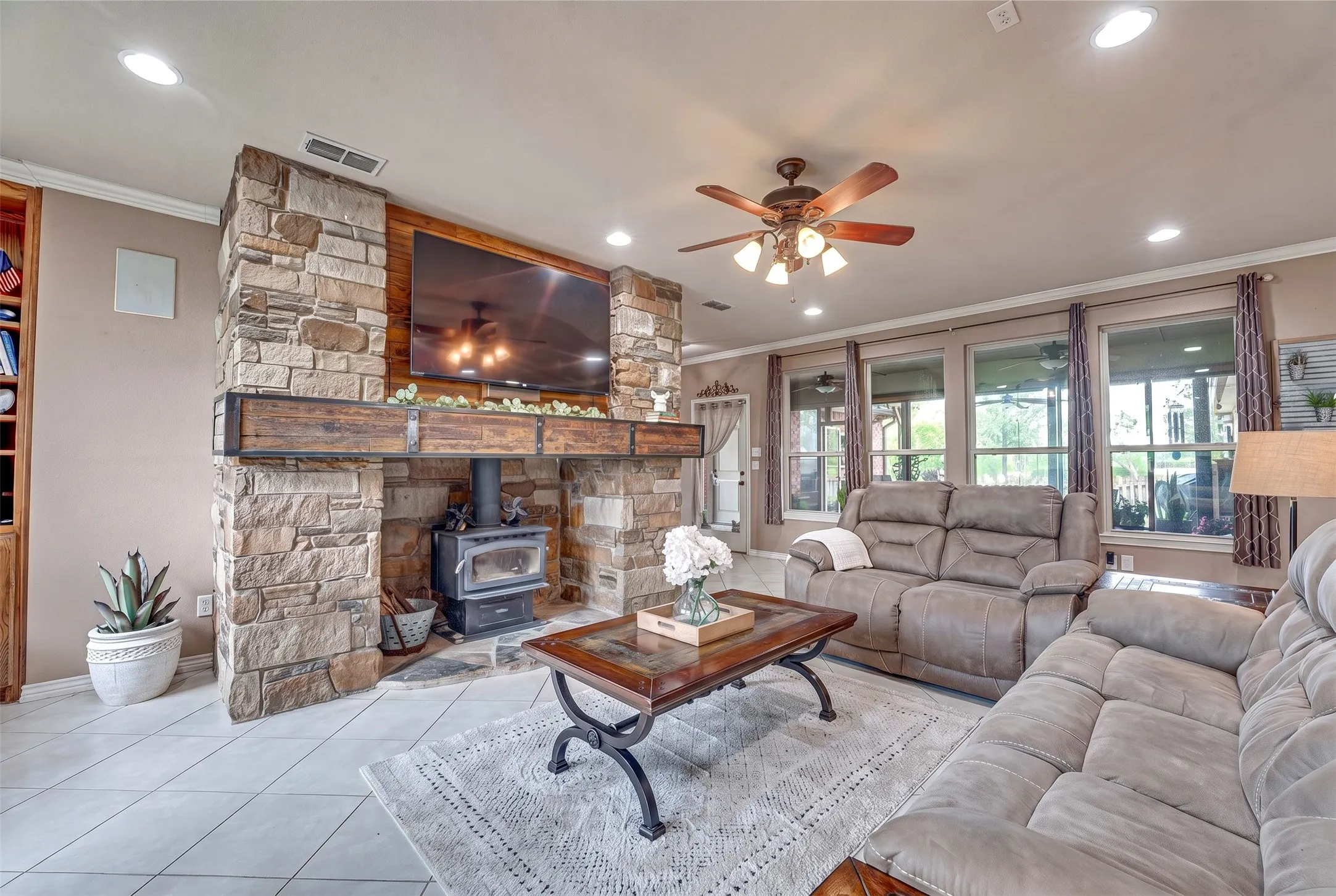 Single Family Residence For Sale in Rockwall County , 1155 Boase Way, Royse City, Texas 75189, 3 Bedroom, 3 Bathroom, 4 Garage spaces, 2,340 Sqft, built in 2005, mls#21332573, Real Estate Agent in Royse City, Homes For Sale in Rockwall county, Homes For Sale in Royse City, Realtor in Royse City Texas, Real Estate Brokerage Independent Realty Texas, Luminita Cordes Realtor