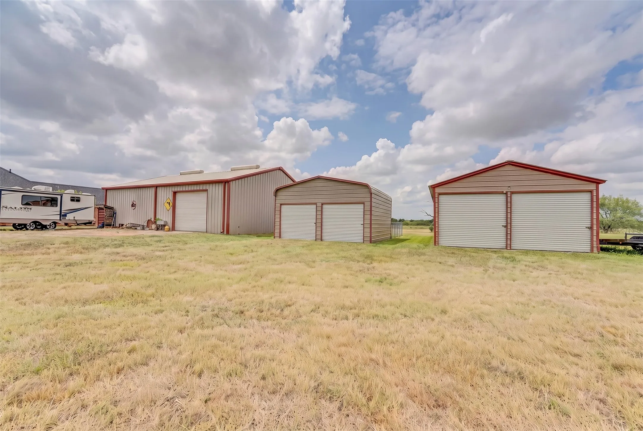 Single Family Residence For Sale in Rockwall County , 1155 Boase Way, Royse City, Texas 75189, 3 Bedroom, 3 Bathroom, 4 Garage spaces, 2,340 Sqft, built in 2005, mls#21332573, Real Estate Agent in Royse City, Homes For Sale in Rockwall county, Homes For Sale in Royse City, Realtor in Royse City Texas, Real Estate Brokerage Independent Realty Texas, Luminita Cordes Realtor