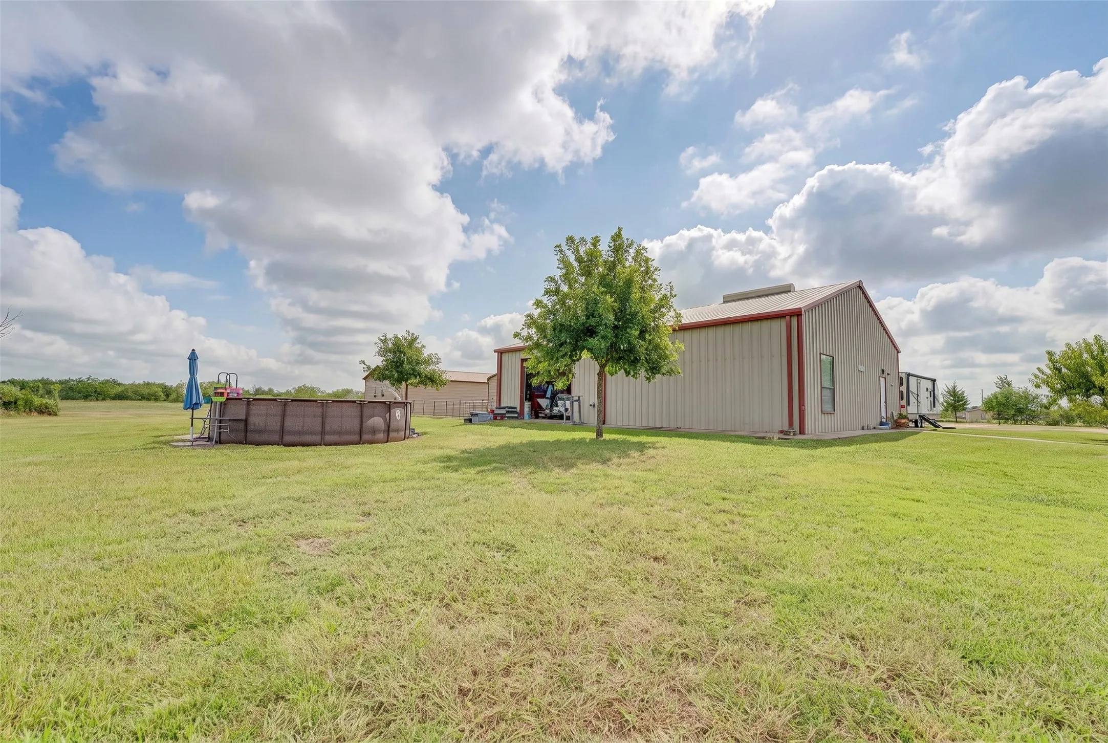 Single Family Residence For Sale in Rockwall County , 1155 Boase Way, Royse City, Texas 75189, 3 Bedroom, 3 Bathroom, 4 Garage spaces, 2,340 Sqft, built in 2005, mls#21332573, Real Estate Agent in Royse City, Homes For Sale in Rockwall county, Homes For Sale in Royse City, Realtor in Royse City Texas, Real Estate Brokerage Independent Realty Texas, Luminita Cordes Realtor