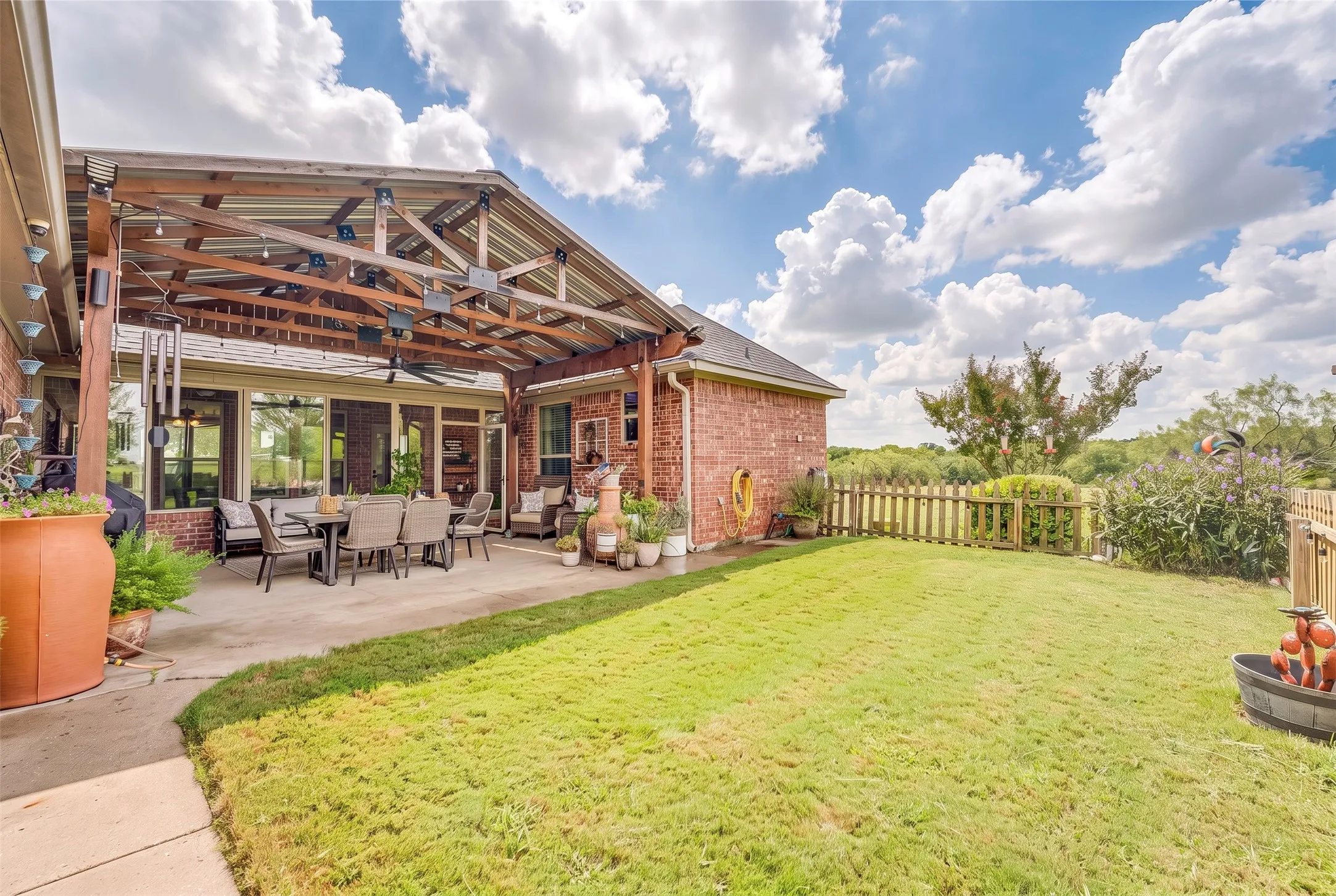 Single Family Residence For Sale in Rockwall County , 1155 Boase Way, Royse City, Texas 75189, 3 Bedroom, 3 Bathroom, 4 Garage spaces, 2,340 Sqft, built in 2005, mls#21332573, Real Estate Agent in Royse City, Homes For Sale in Rockwall county, Homes For Sale in Royse City, Realtor in Royse City Texas, Real Estate Brokerage Independent Realty Texas, Luminita Cordes Realtor