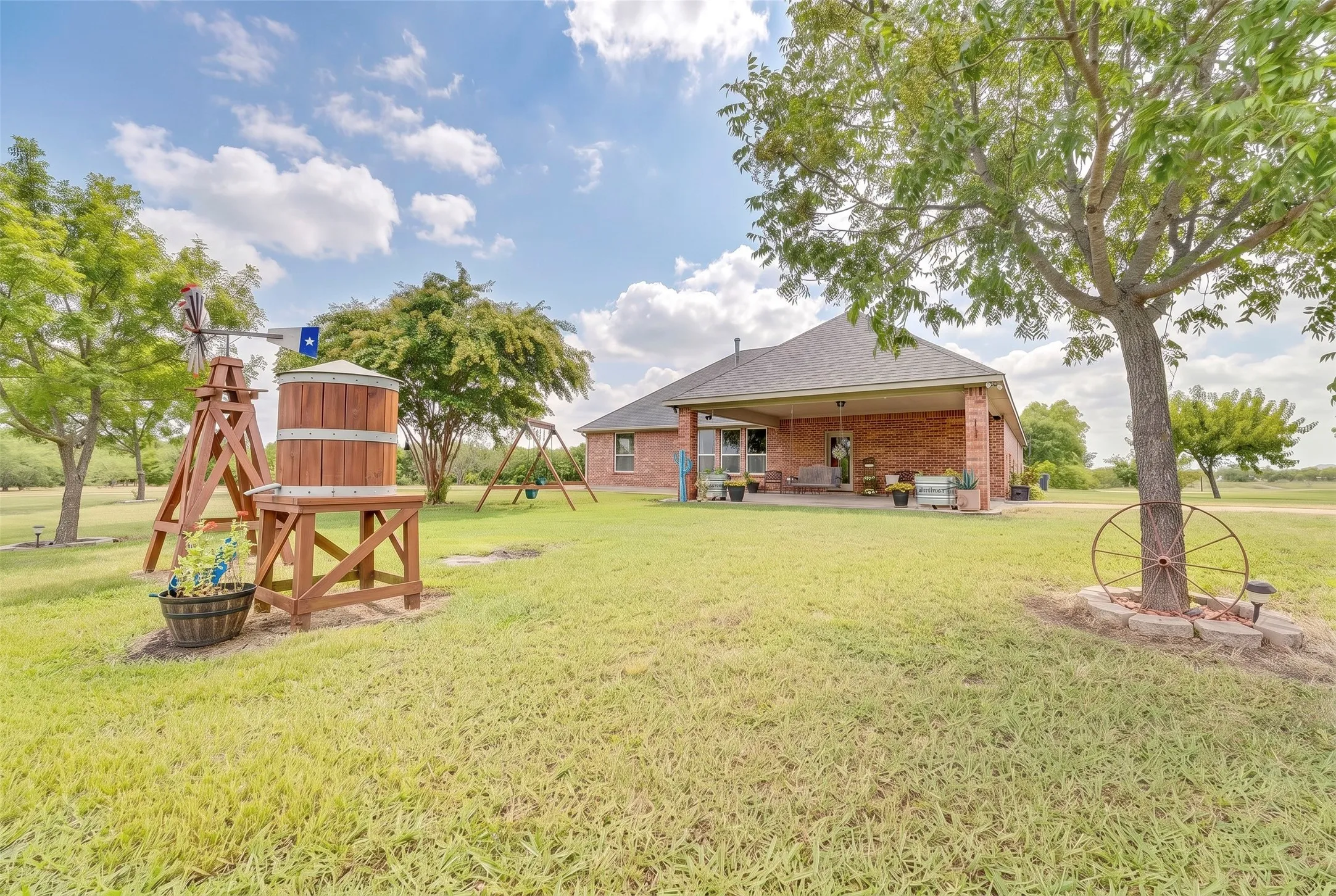 Single Family Residence For Sale in Rockwall County , 1155 Boase Way, Royse City, Texas 75189, 3 Bedroom, 3 Bathroom, 4 Garage spaces, 2,340 Sqft, built in 2005, mls#21332573, Real Estate Agent in Royse City, Homes For Sale in Rockwall county, Homes For Sale in Royse City, Realtor in Royse City Texas, Real Estate Brokerage Independent Realty Texas, Luminita Cordes Realtor