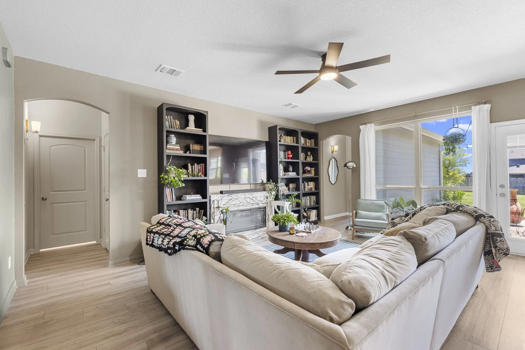 Single Family Residence For Sale in Bell County , 5030 Dickinson Loop, Belton, Texas 76513, 6 Bedrooms, 4 Bathrooms, 2 Garage spaces, 3,324 Sqft, built in 2019, Price $489,900, mls#21333243, Real Estate Agent in Belton, Homes For Sale in Bell county, Homes For Sale in Belton, Realtor in Belton Texas, Real Estate Brokerage Independent Realty Texas, Luminita Cordes Realtor