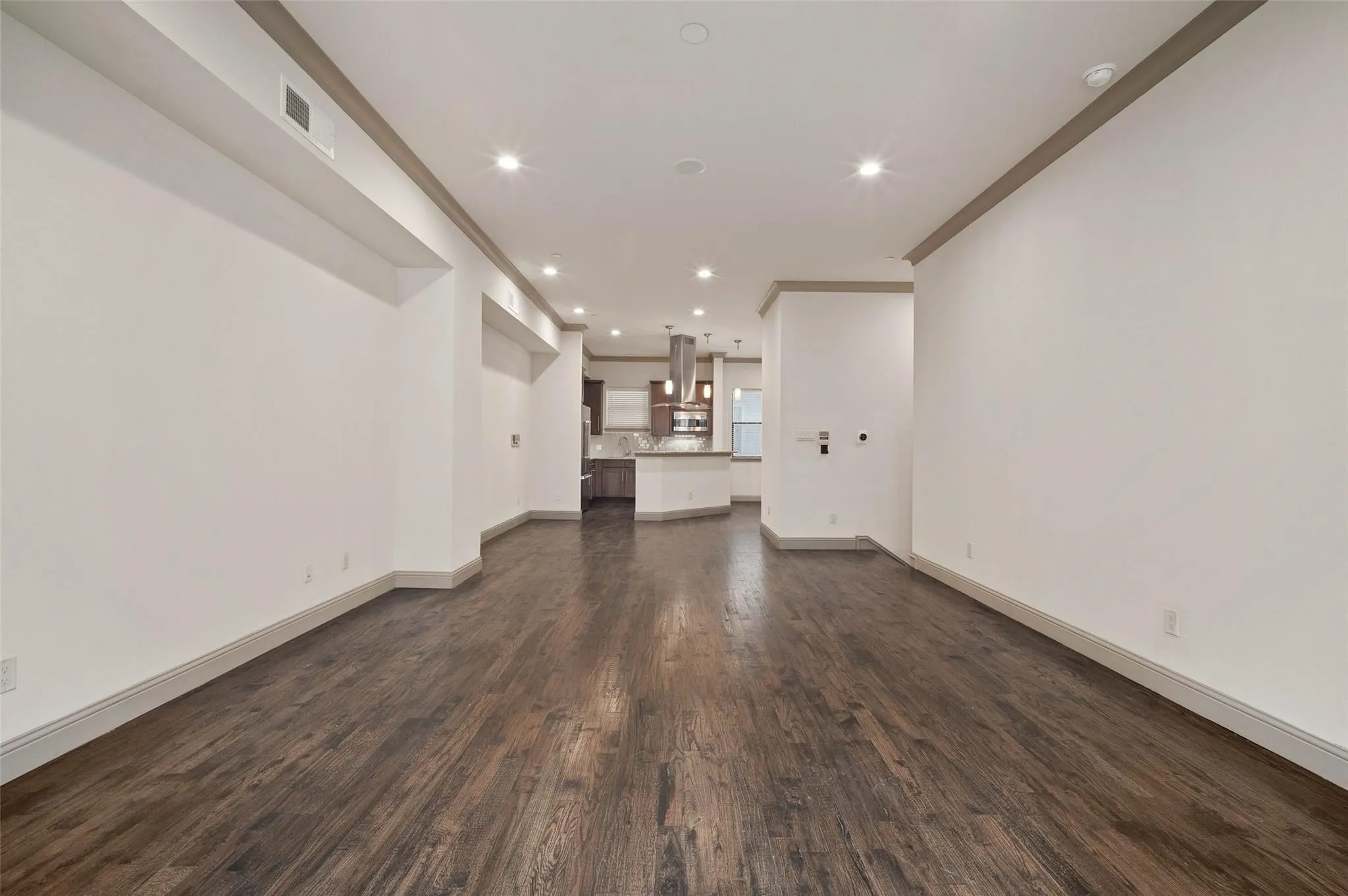 Townhouse For Rent in Dallas County , 3134 Ross Avenue 3, Dallas, Texas 75204, 3 Bedroom, 4 Bathroom, 2 Garage spaces, 2,030 Sqft, built in 2014, mls#21333265, Real Estate Agent in Dallas, Homes For Rent in Dallas county, Homes For Rent in Dallas, Realtor in Dallas Texas, Real Estate Brokerage Independent Realty Texas, Luminita Cordes Realtor
