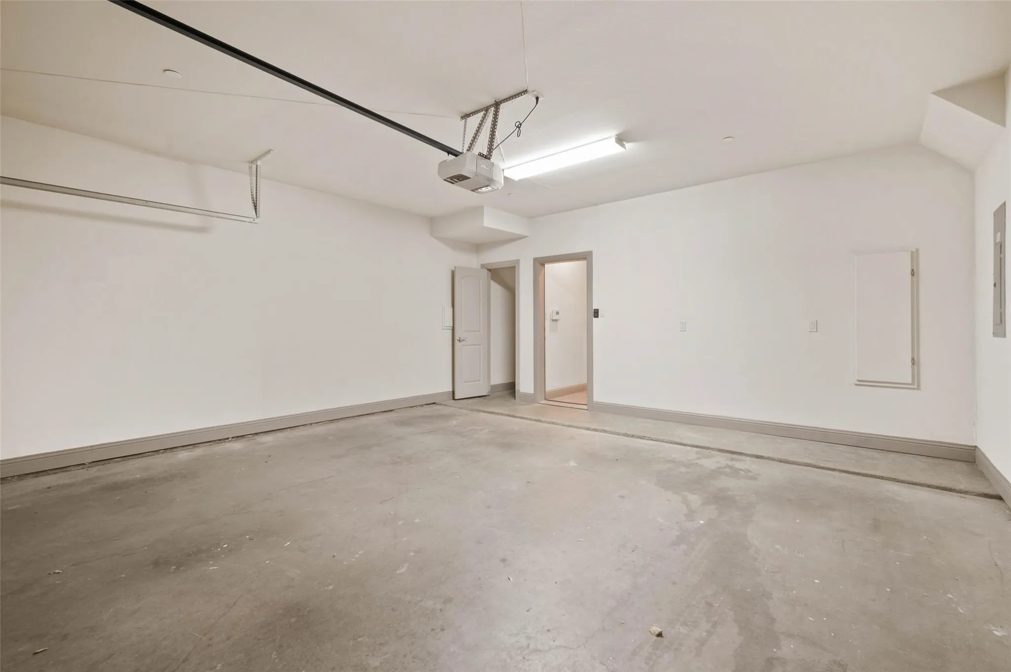 Townhouse For Rent in Dallas County , 3134 Ross Avenue 3, Dallas, Texas 75204, 3 Bedroom, 4 Bathroom, 2 Garage spaces, 2,030 Sqft, built in 2014, mls#21333265, Real Estate Agent in Dallas, Homes For Rent in Dallas county, Homes For Rent in Dallas, Realtor in Dallas Texas, Real Estate Brokerage Independent Realty Texas, Luminita Cordes Realtor