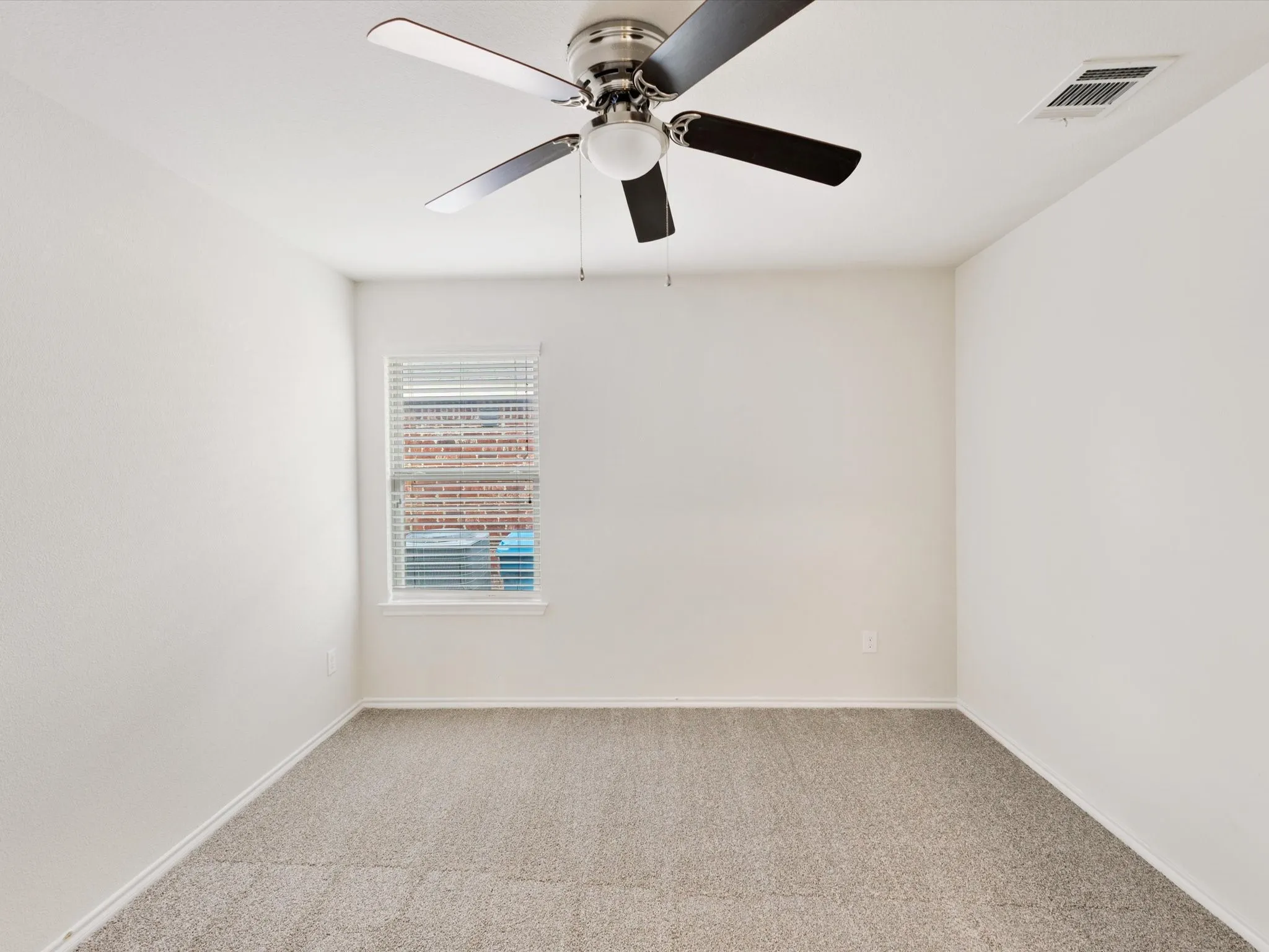 Single Family Residence For Sale in Kaufman County , 2307 Pontotoc Drive, Forney, Texas 75126, 4 Bedroom, 2 Bathroom, 2 Garage spaces, 2,046 Sqft, built in 2018, mls#21333014, Real Estate Agent in Forney, Homes For Sale in Kaufman county, Homes For Sale in Forney, Realtor in Forney Texas, Real Estate Brokerage Independent Realty Texas, Luminita Cordes Realtor