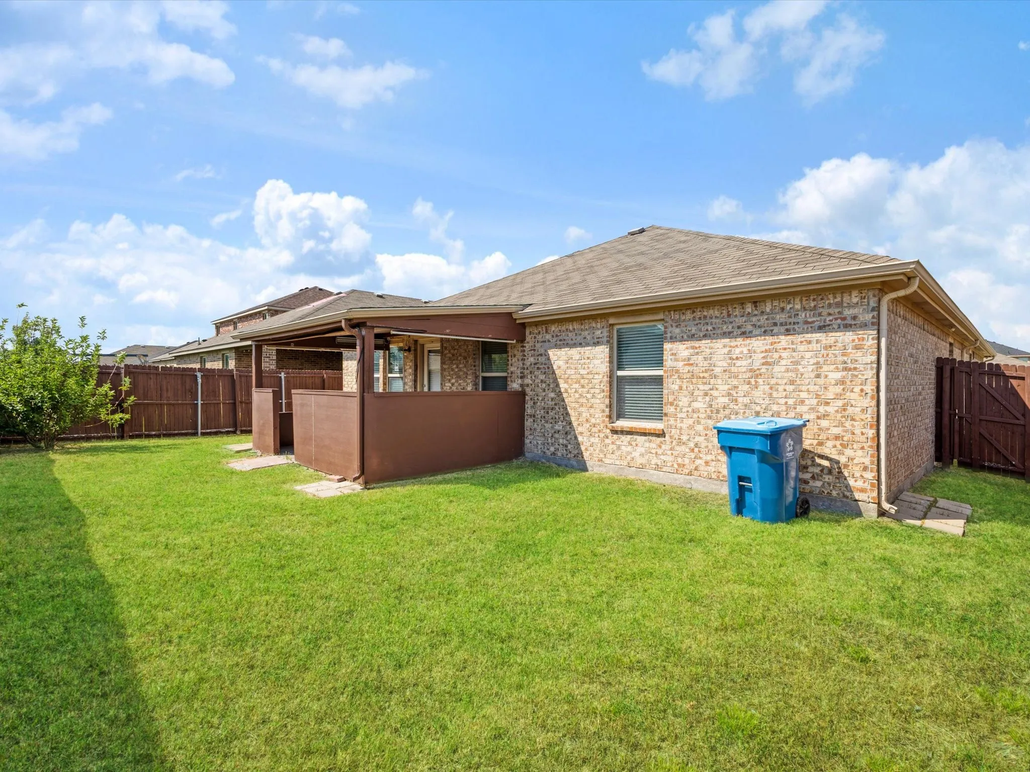 Single Family Residence For Sale in Kaufman County , 2307 Pontotoc Drive, Forney, Texas 75126, 4 Bedroom, 2 Bathroom, 2 Garage spaces, 2,046 Sqft, built in 2018, mls#21333014, Real Estate Agent in Forney, Homes For Sale in Kaufman county, Homes For Sale in Forney, Realtor in Forney Texas, Real Estate Brokerage Independent Realty Texas, Luminita Cordes Realtor