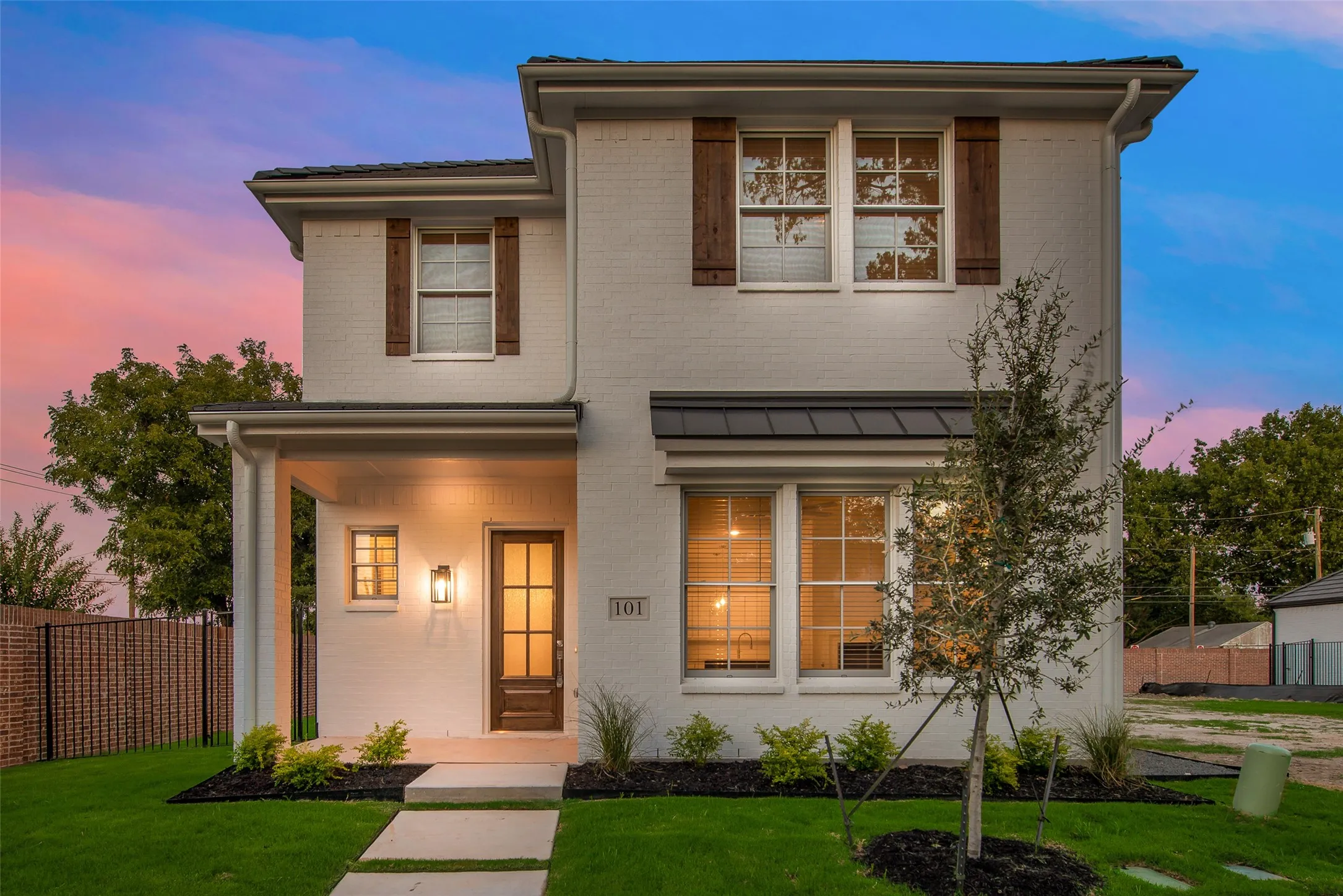 Single Family Residence For Rent in Tarrant County , 101 Magnolia Lane, Westworth Village, Texas 76114, 4 Bedroom, 4 Bathroom, 2 Garage spaces, 2,516 Sqft, built in 2023, mls#21333079, Real Estate Agent in Westworth Village, Homes For Rent in Tarrant county, Homes For Rent in Westworth Village, Realtor in Westworth Village Texas, Real Estate Brokerage Independent Realty Texas, Luminita Cordes Realtor
