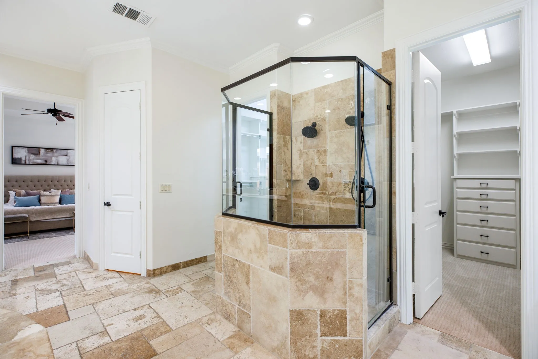 Single Family Residence For Rent in Dallas County , 3606 S Versailles Avenue, Dallas, Texas 75209, 3 Bedroom, 3 Bathroom, 2 Garage spaces, 3,570 Sqft, built in 2006, mls#21331671, Real Estate Agent in Dallas, Homes For Rent in Dallas county, Homes For Rent in Dallas, Realtor in Dallas Texas, Real Estate Brokerage Independent Realty Texas, Luminita Cordes Realtor