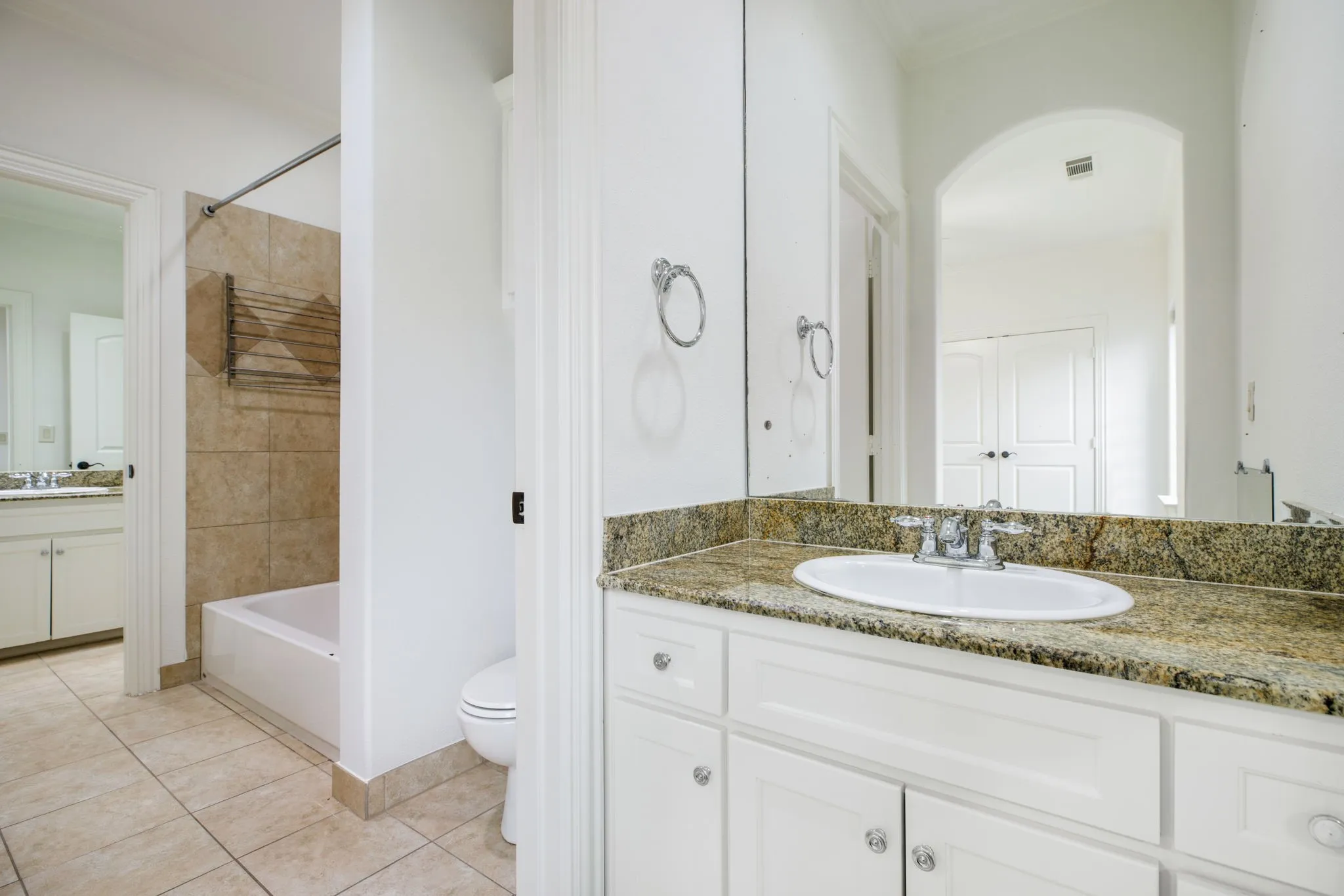 Single Family Residence For Rent in Dallas County , 3606 S Versailles Avenue, Dallas, Texas 75209, 3 Bedroom, 3 Bathroom, 2 Garage spaces, 3,570 Sqft, built in 2006, mls#21331671, Real Estate Agent in Dallas, Homes For Rent in Dallas county, Homes For Rent in Dallas, Realtor in Dallas Texas, Real Estate Brokerage Independent Realty Texas, Luminita Cordes Realtor