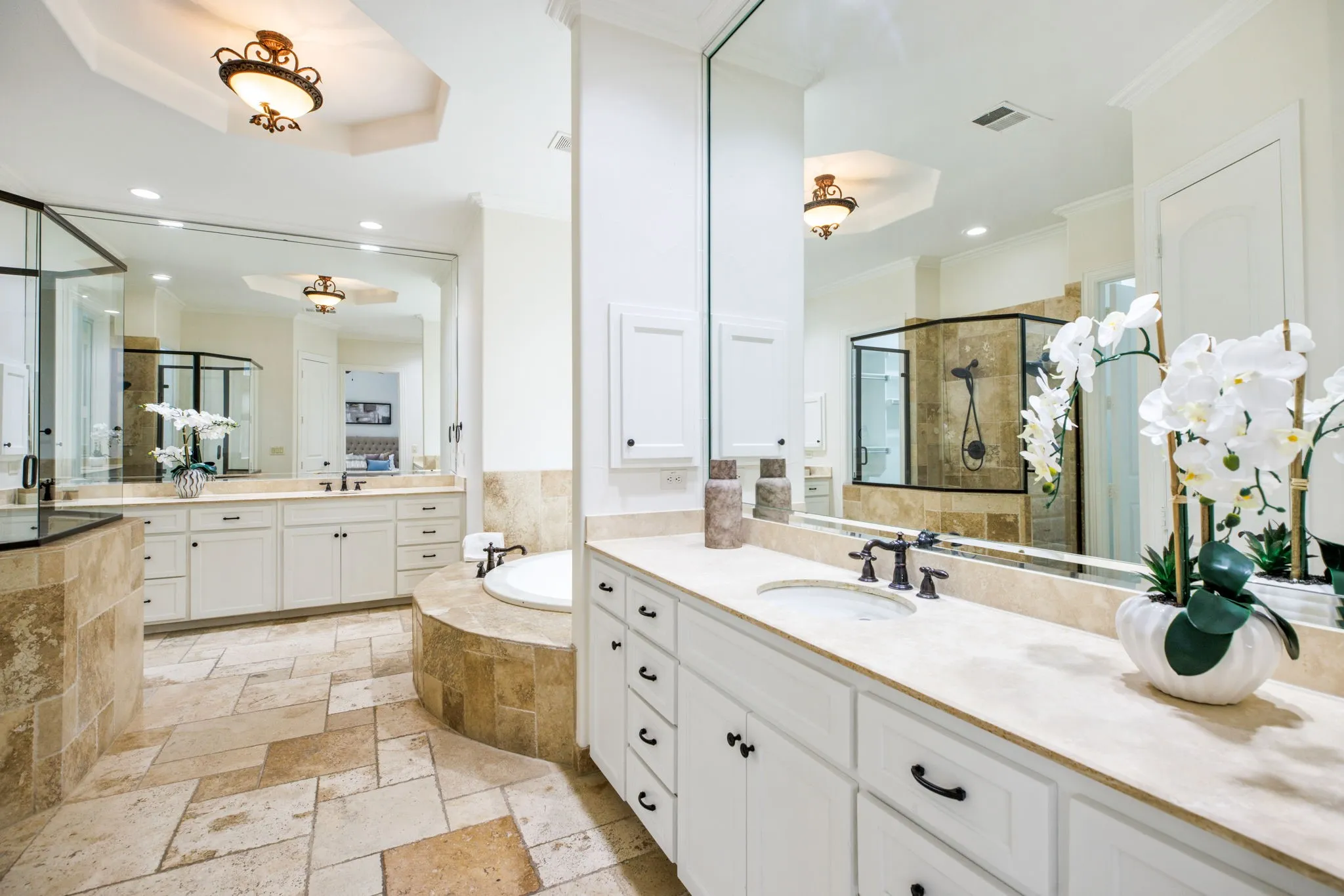 Single Family Residence For Rent in Dallas County , 3606 S Versailles Avenue, Dallas, Texas 75209, 3 Bedroom, 3 Bathroom, 2 Garage spaces, 3,570 Sqft, built in 2006, mls#21331671, Real Estate Agent in Dallas, Homes For Rent in Dallas county, Homes For Rent in Dallas, Realtor in Dallas Texas, Real Estate Brokerage Independent Realty Texas, Luminita Cordes Realtor