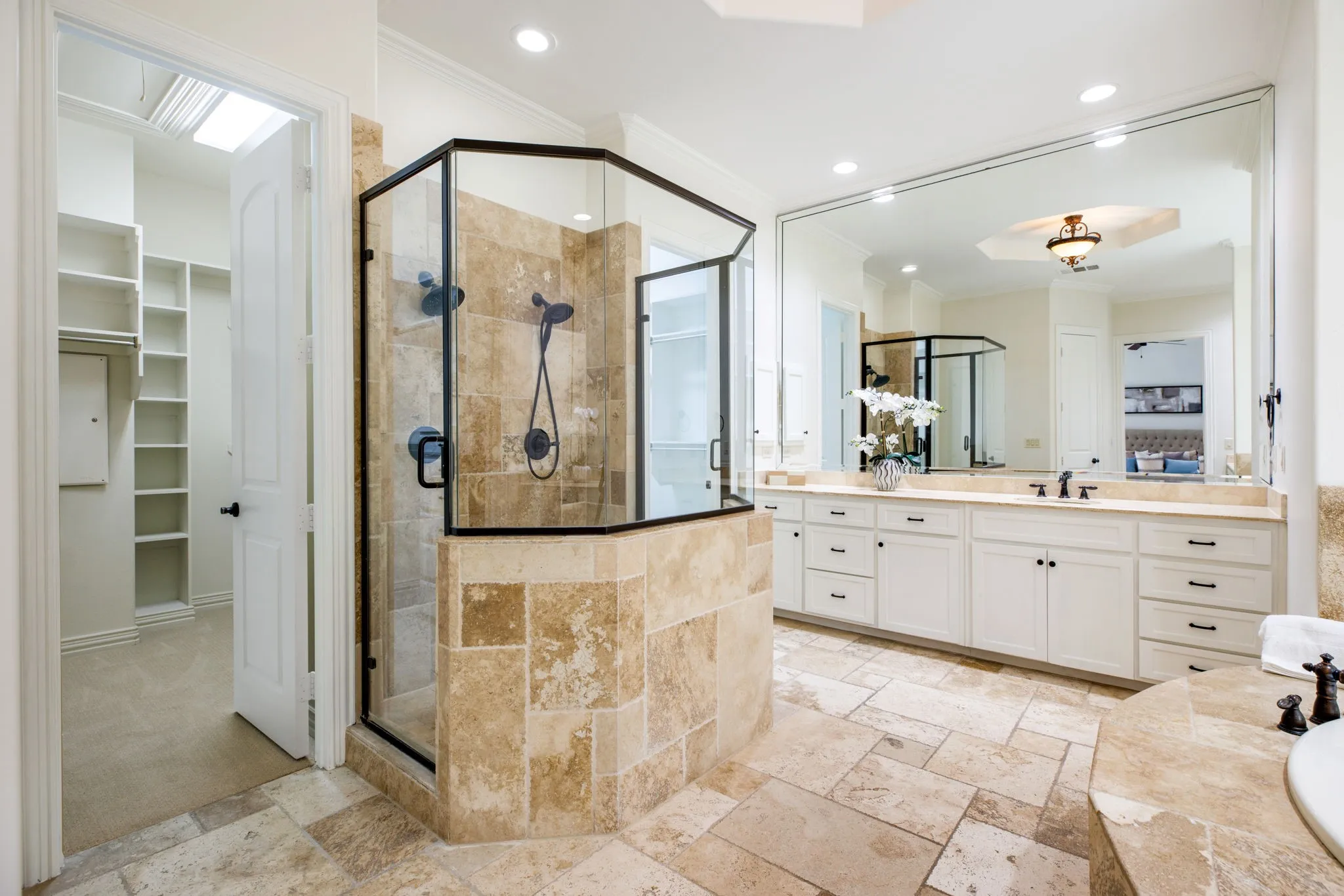 Single Family Residence For Rent in Dallas County , 3606 S Versailles Avenue, Dallas, Texas 75209, 3 Bedroom, 3 Bathroom, 2 Garage spaces, 3,570 Sqft, built in 2006, mls#21331671, Real Estate Agent in Dallas, Homes For Rent in Dallas county, Homes For Rent in Dallas, Realtor in Dallas Texas, Real Estate Brokerage Independent Realty Texas, Luminita Cordes Realtor